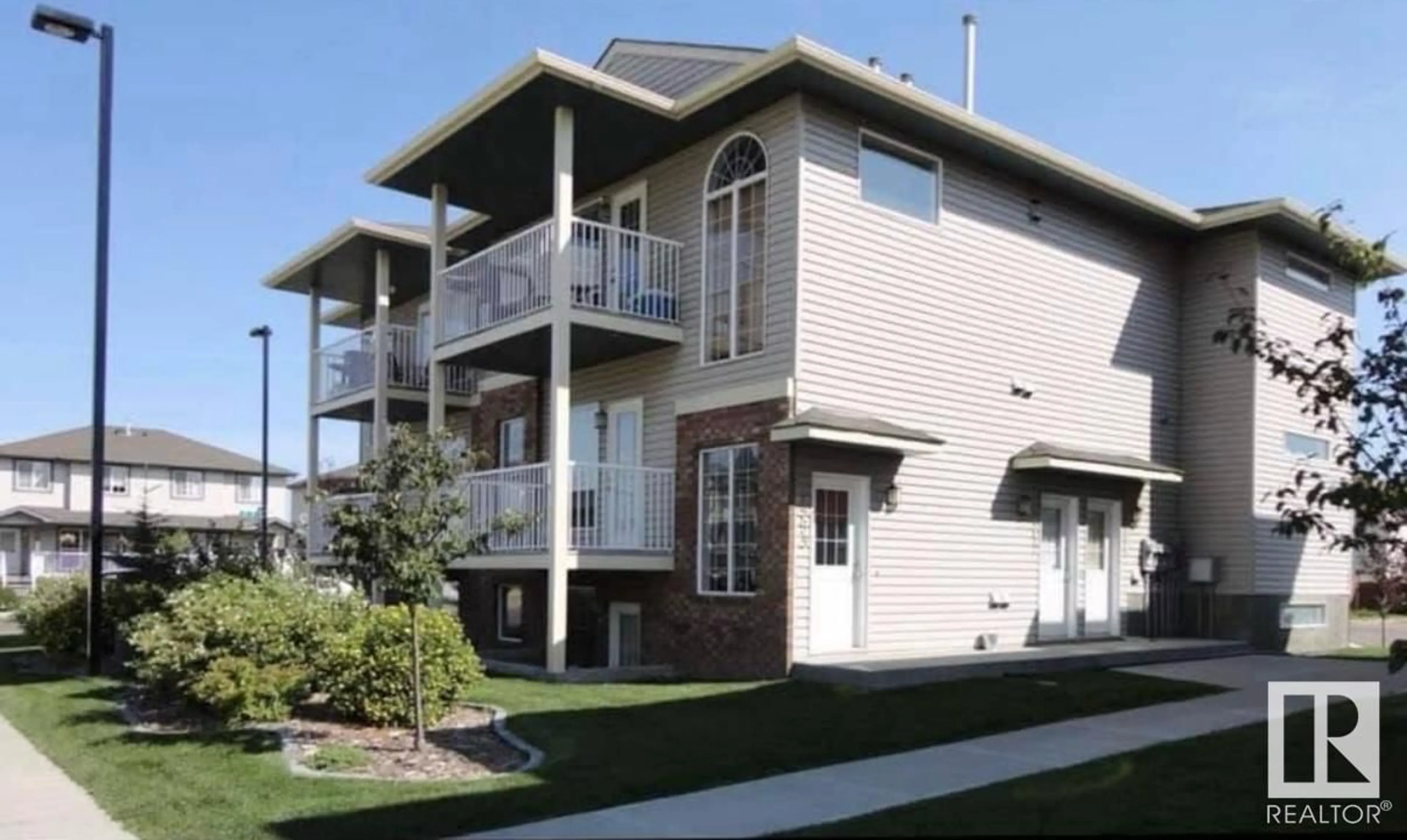 Home with vinyl exterior material, unknown for 2957 26 ST NW, Edmonton Alberta T6T2A1