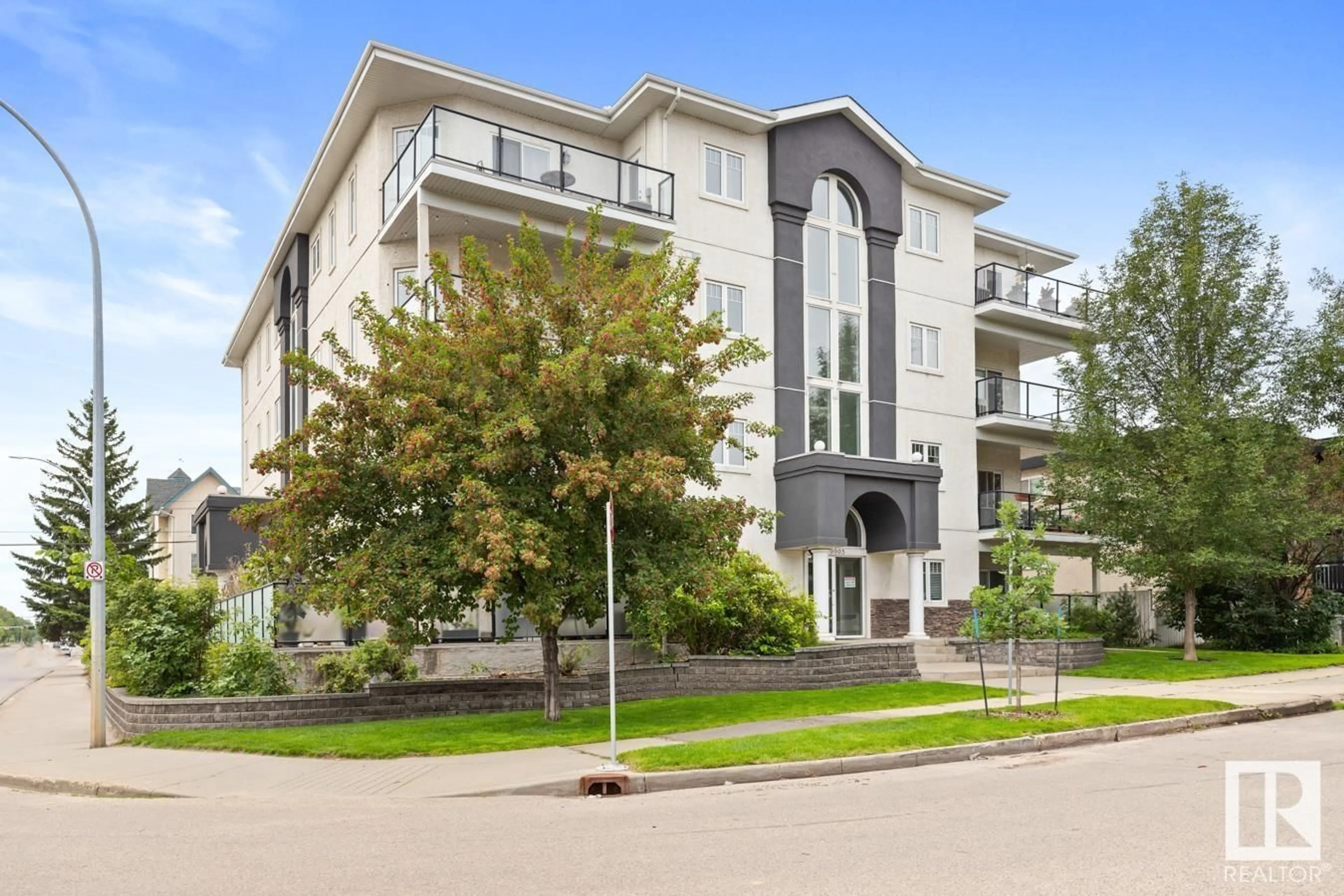 Unknown for 202 - 9905 81 AV NW, Edmonton Alberta T6E1W5