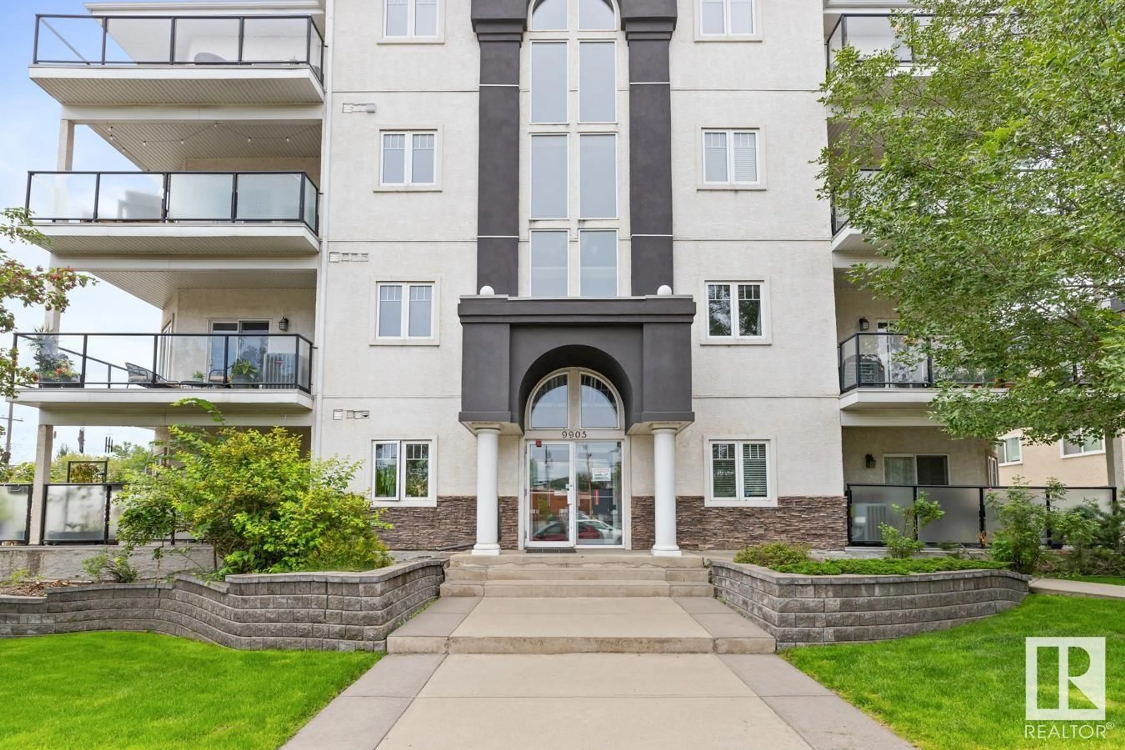 Unknown for 202 - 9905 81 AV NW, Edmonton Alberta T6E1W5