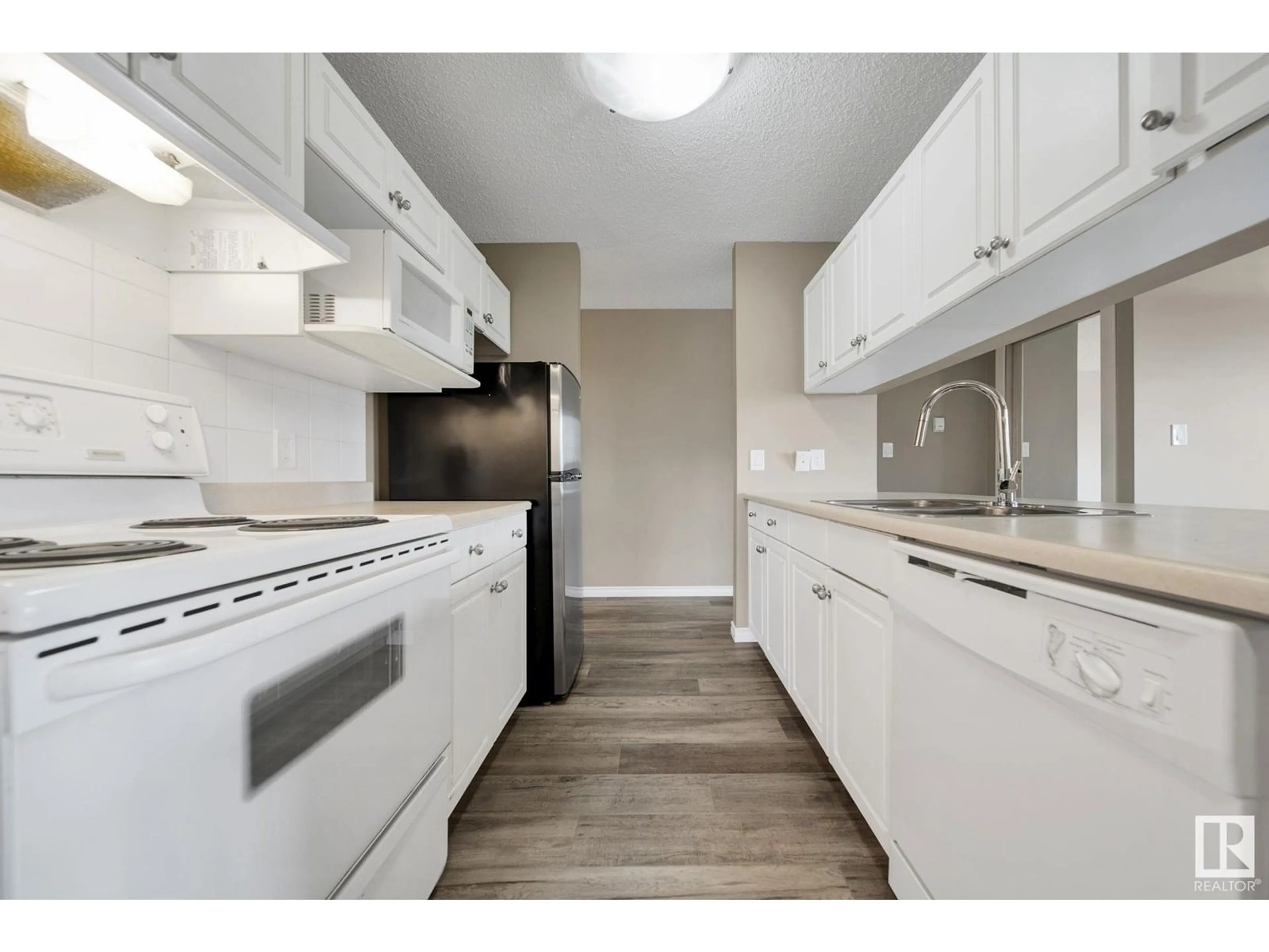 Standard kitchen, unknown for 401 - 4220 139 AVE NW, Edmonton Alberta T5Y2Y2