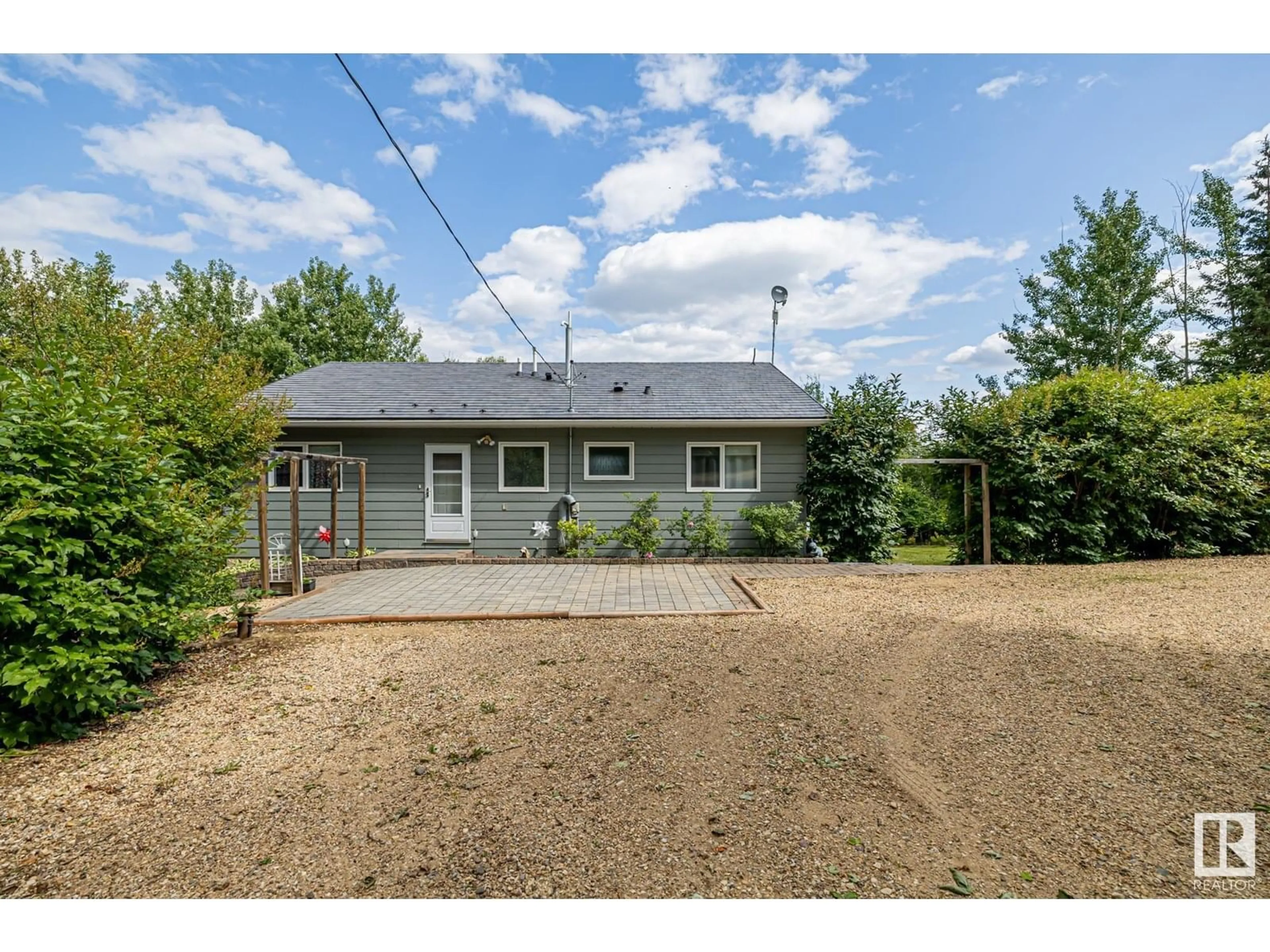 A pic from outside/outdoor area/front of a property/back of a property/a pic from drone, street for 75 NEILSON DR, Rural Athabasca County Alberta T9S1S1