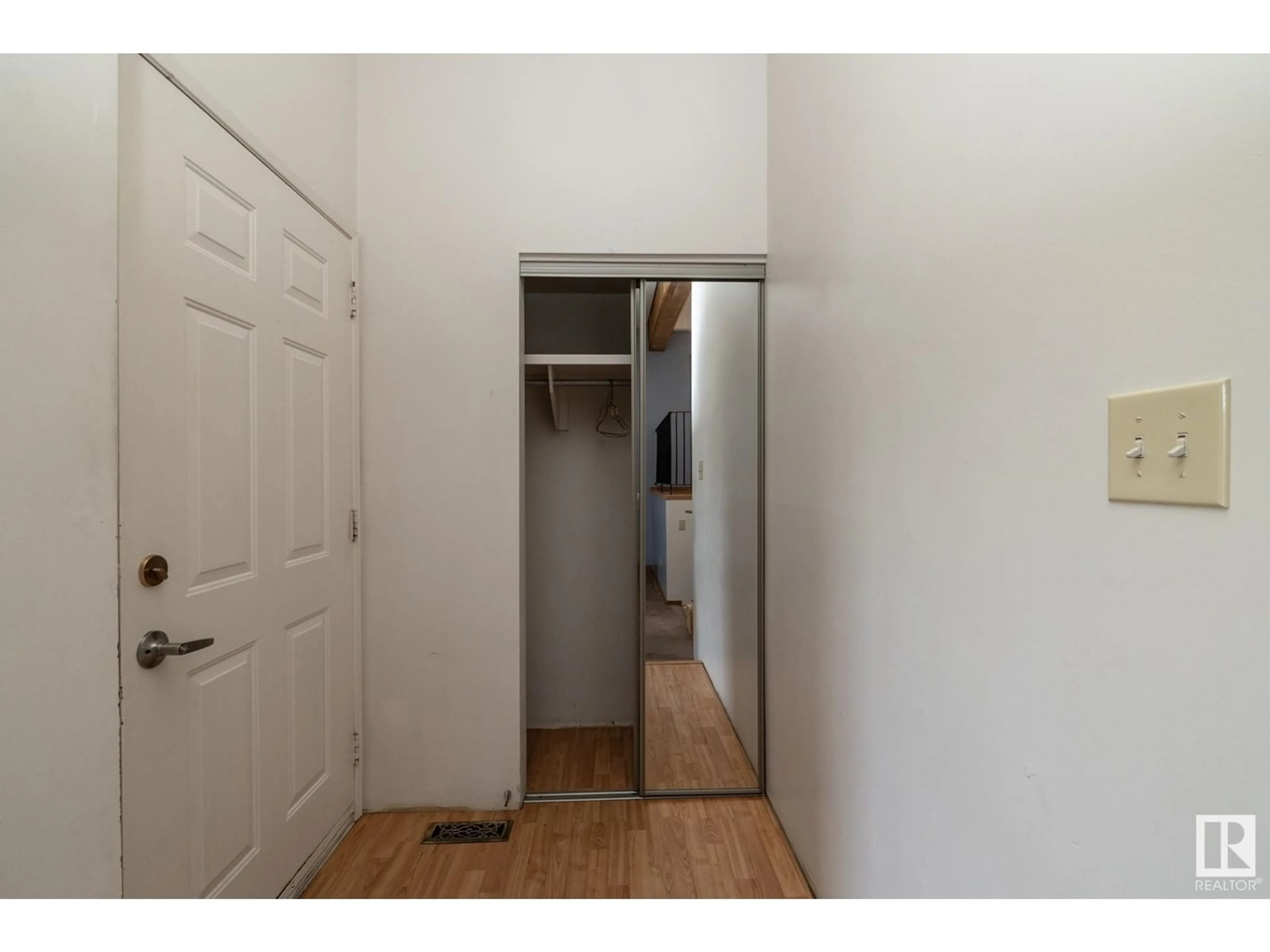Unknown for NW - 4124 37A ST, Edmonton Alberta T6L5R6