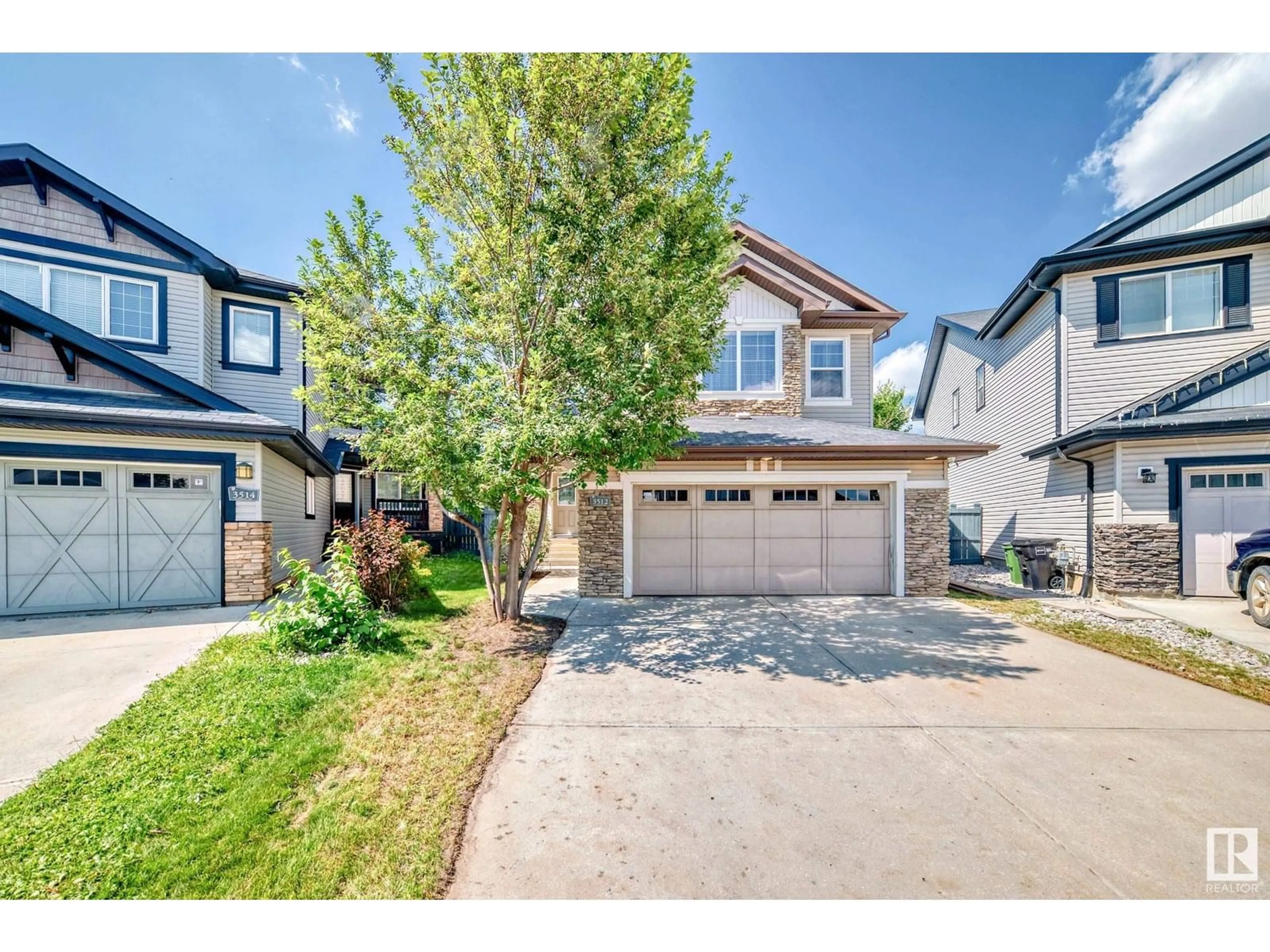A pic from outside/outdoor area/front of a property/back of a property/a pic from drone, street for 3512 GOODRIDGE BA, Edmonton Alberta T5T4C6