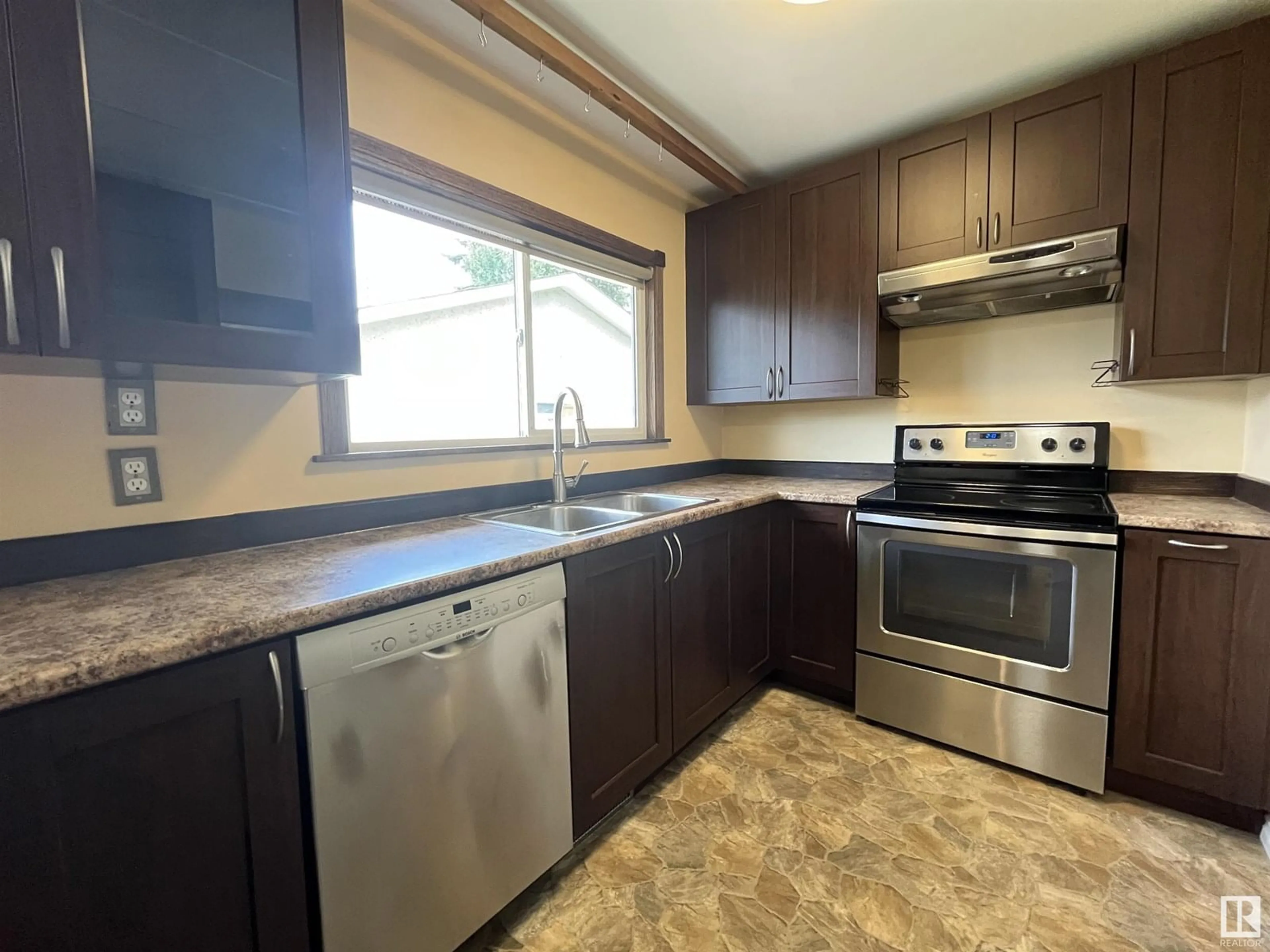Standard kitchen, wood/laminate floor for 16510 105A AV, Edmonton Alberta T5P0V7