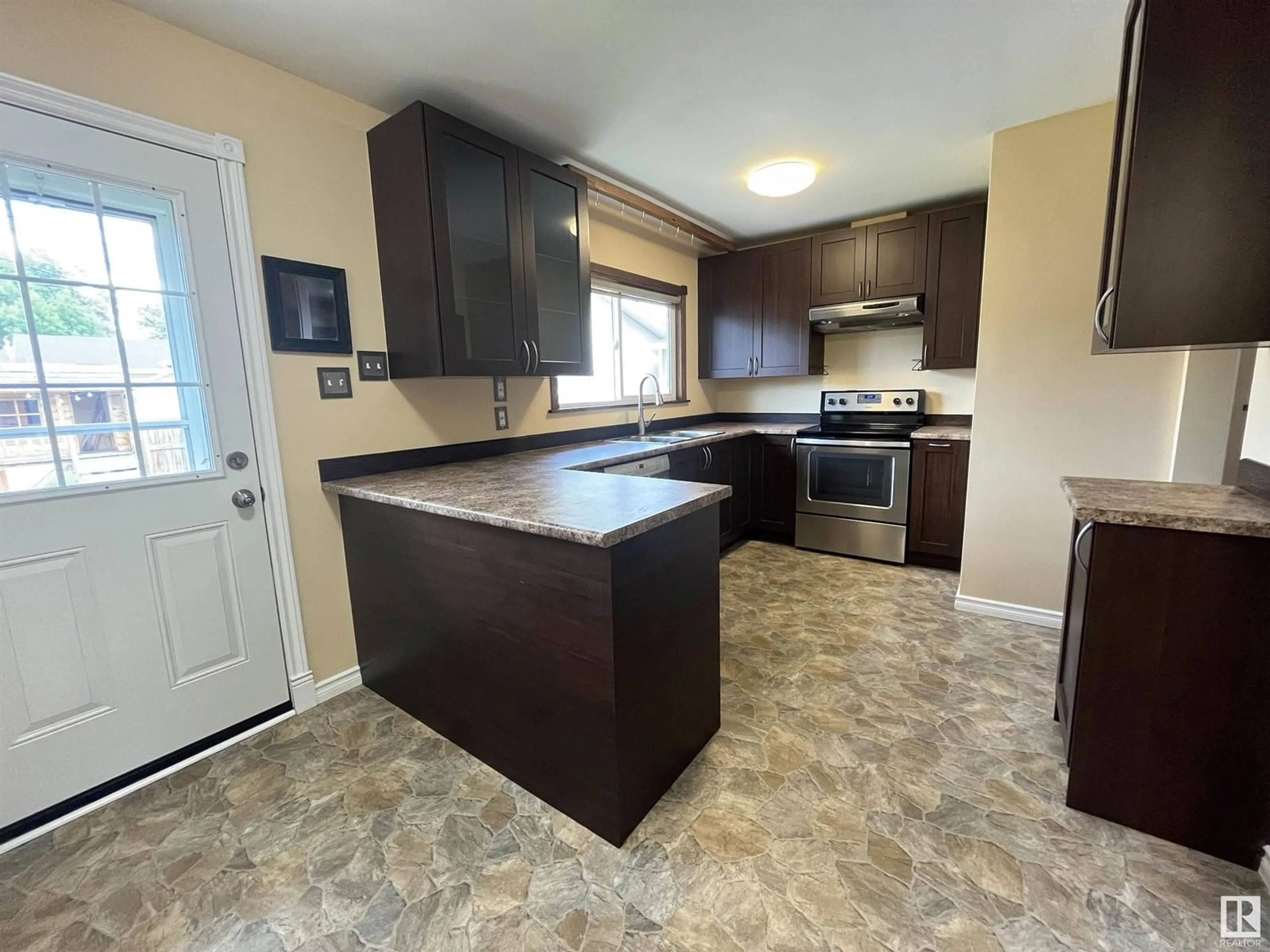 Standard kitchen, unknown for 16510 105A AV, Edmonton Alberta T5P0V7