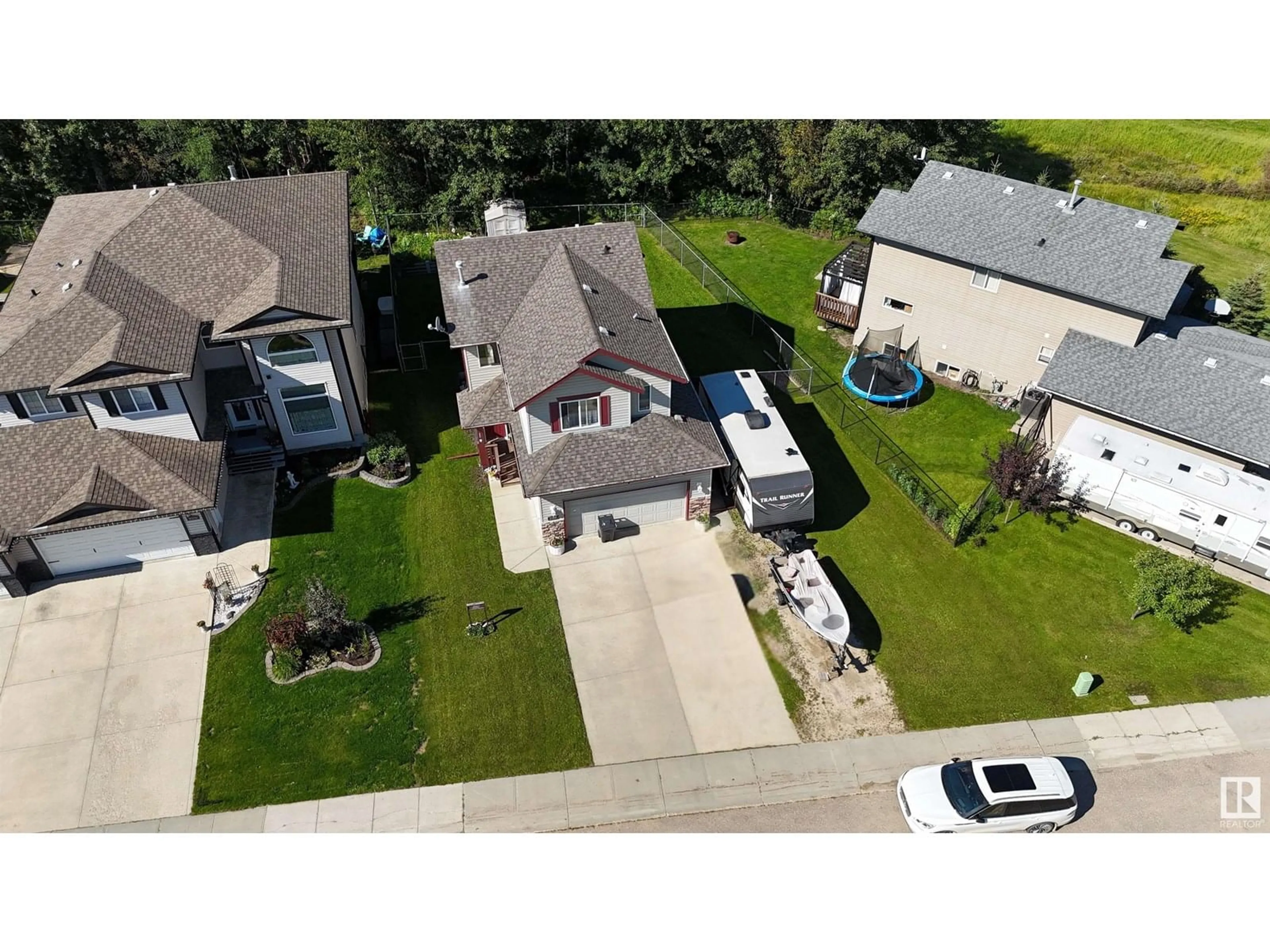 A pic from outside/outdoor area/front of a property/back of a property/a pic from drone, street for 3529 45 ST, Drayton Valley Alberta T7A1W3