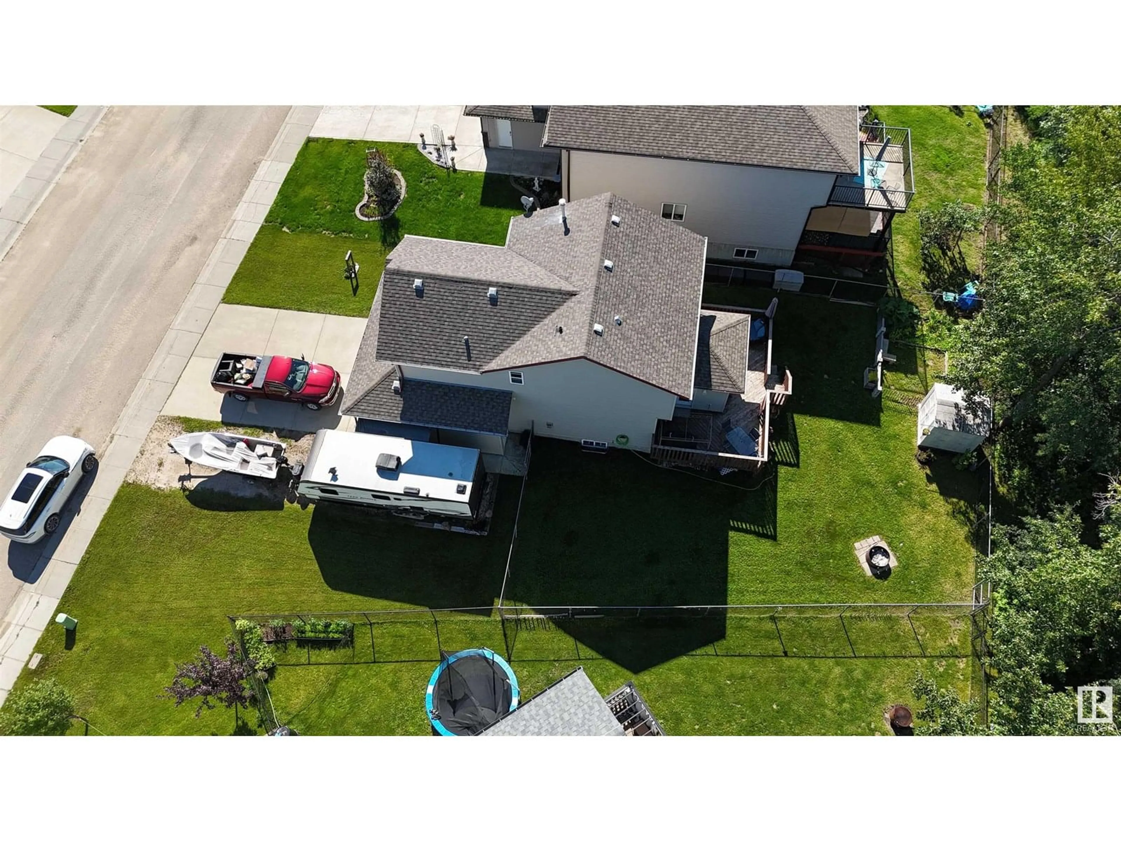 A pic from outside/outdoor area/front of a property/back of a property/a pic from drone, street for 3529 45 ST, Drayton Valley Alberta T7A1W3