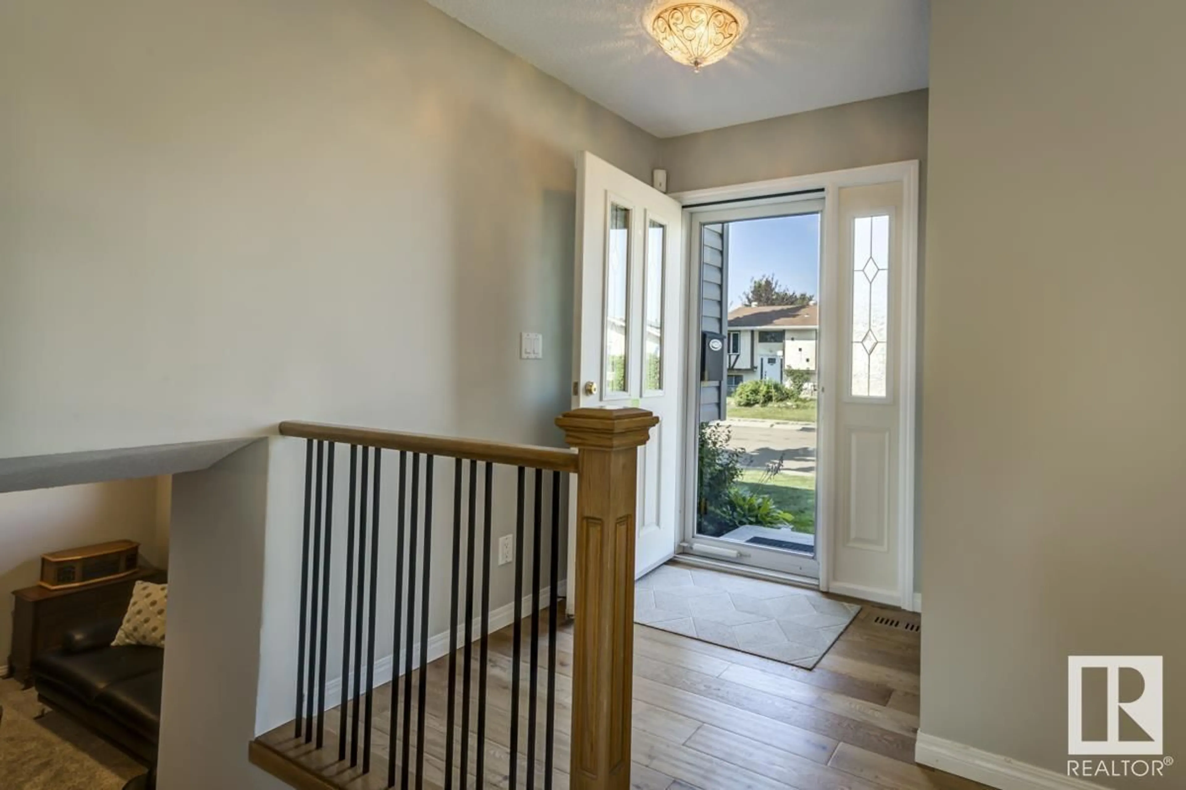 Indoor entryway for NW - 15807 114 ST, Edmonton Alberta T5X2V2