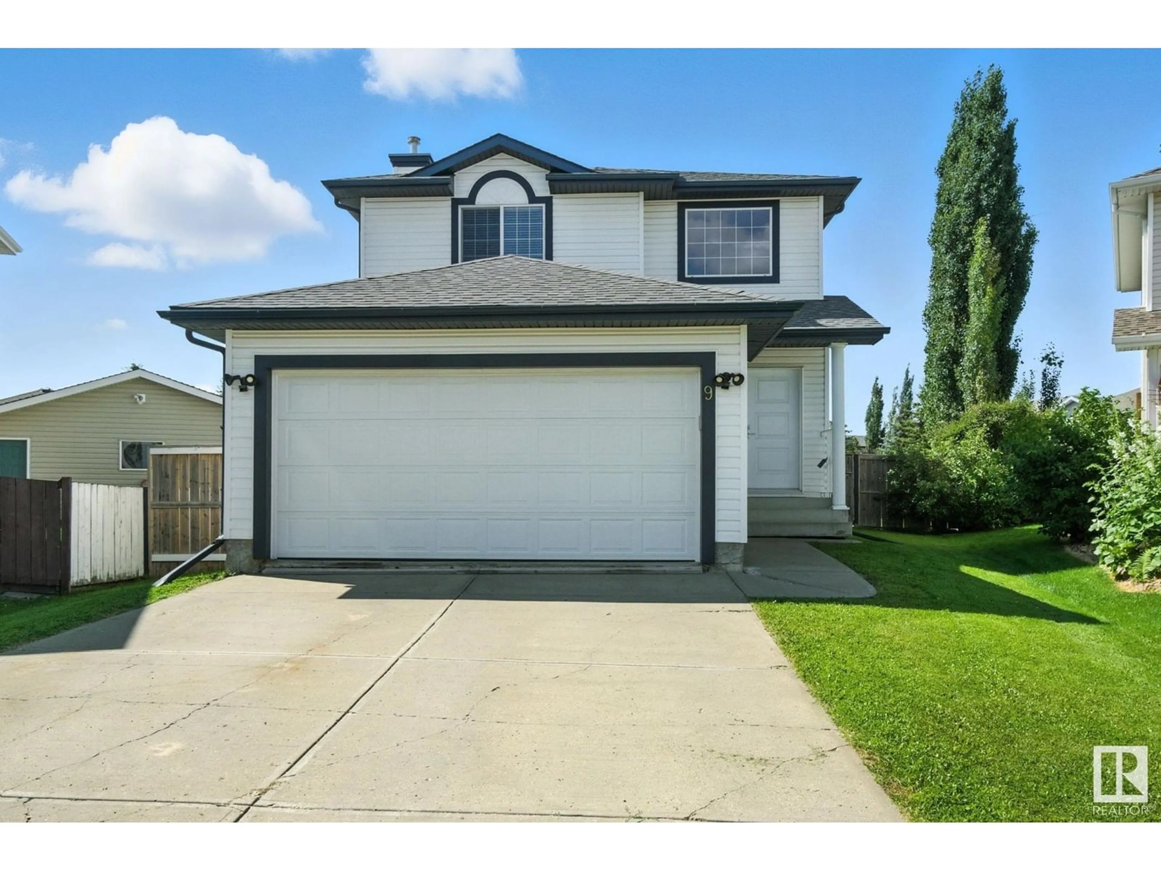 Home with vinyl exterior material, street for 9 HEATHERGLEN CL, Spruce Grove Alberta T7X4H9