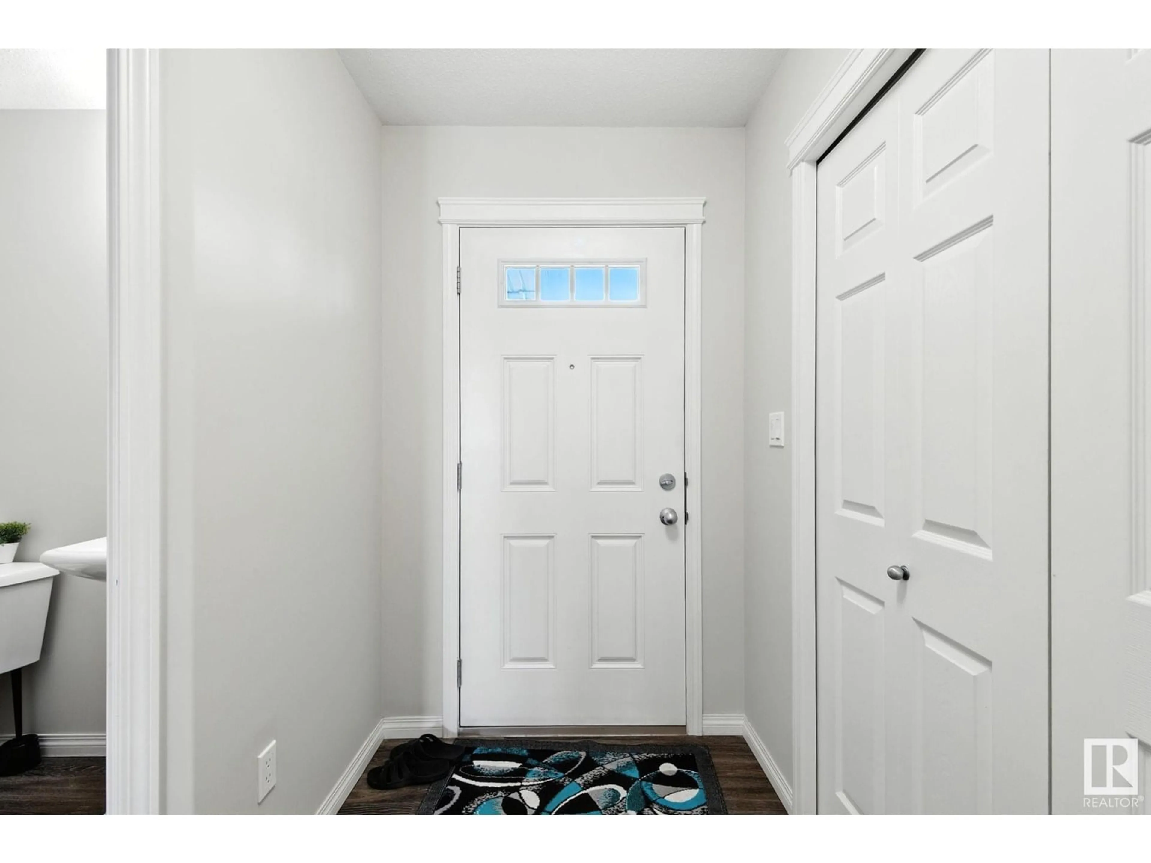 Indoor entryway for 5130 20 AV, Edmonton Alberta T6X1V6