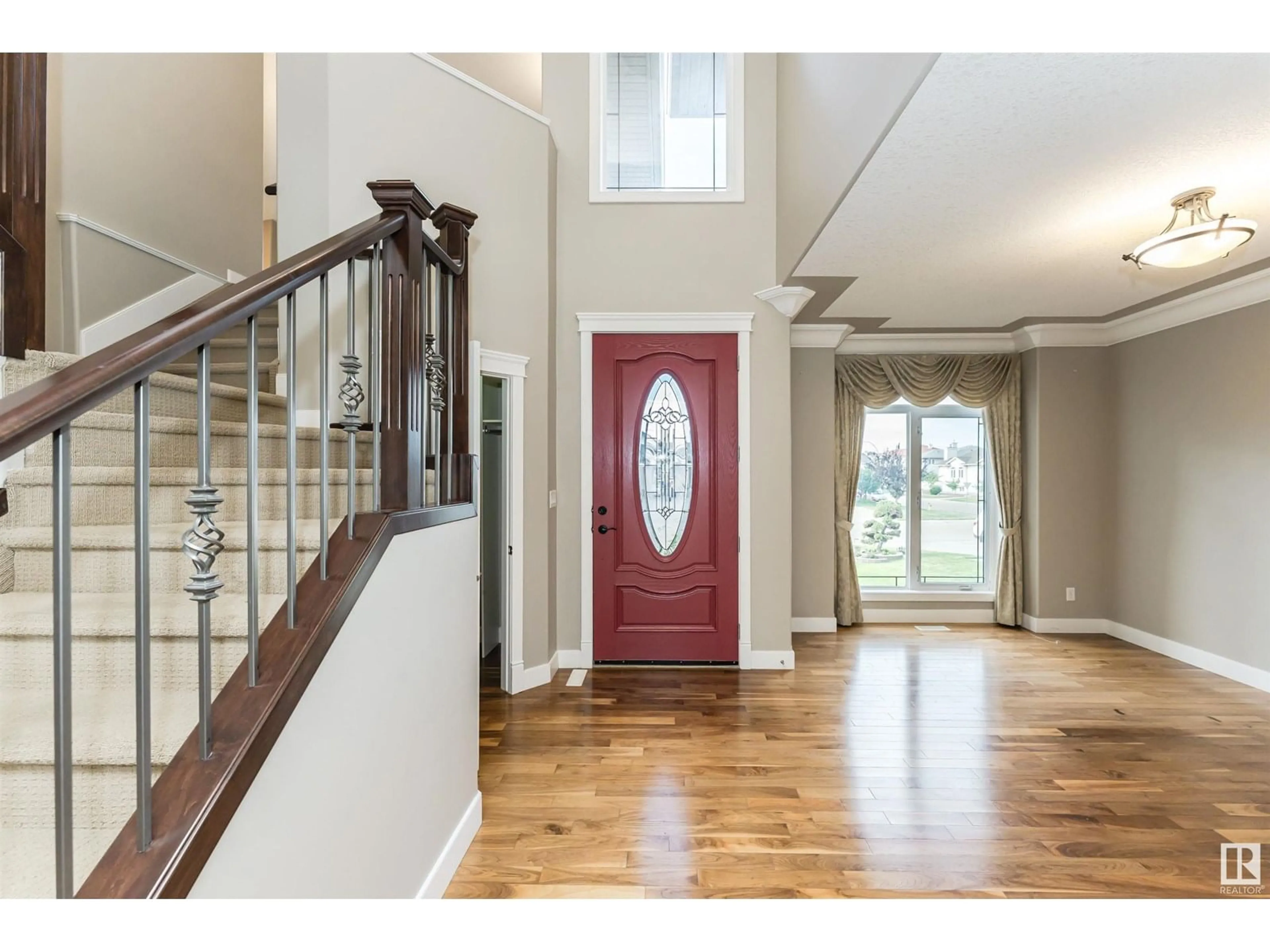Indoor entryway for 9112 159 AV, Edmonton Alberta T5Z3X2