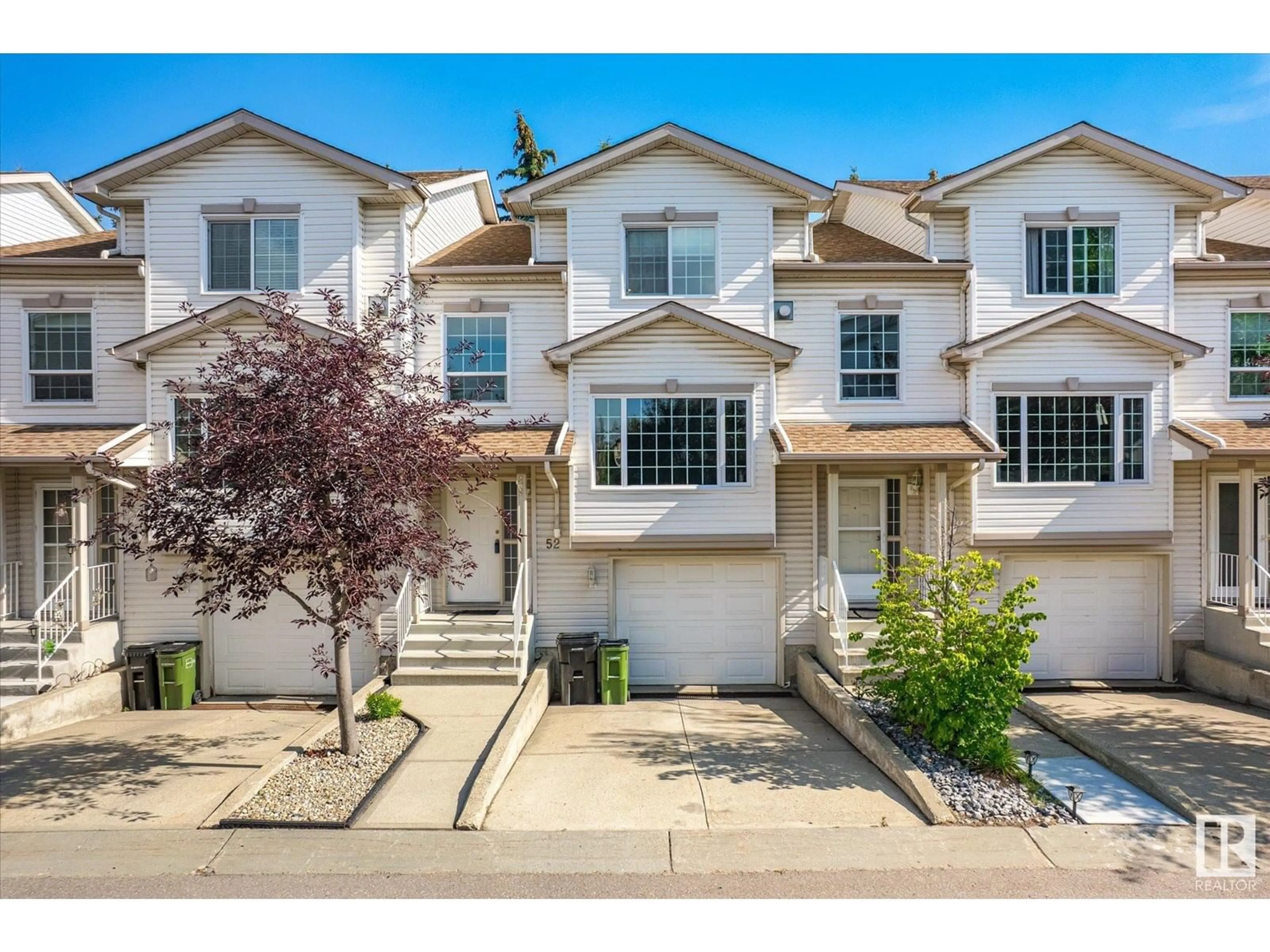 A pic from outside/outdoor area/front of a property/back of a property/a pic from drone, street for 52 9630 176 ST NW, Edmonton Alberta T5T6E1