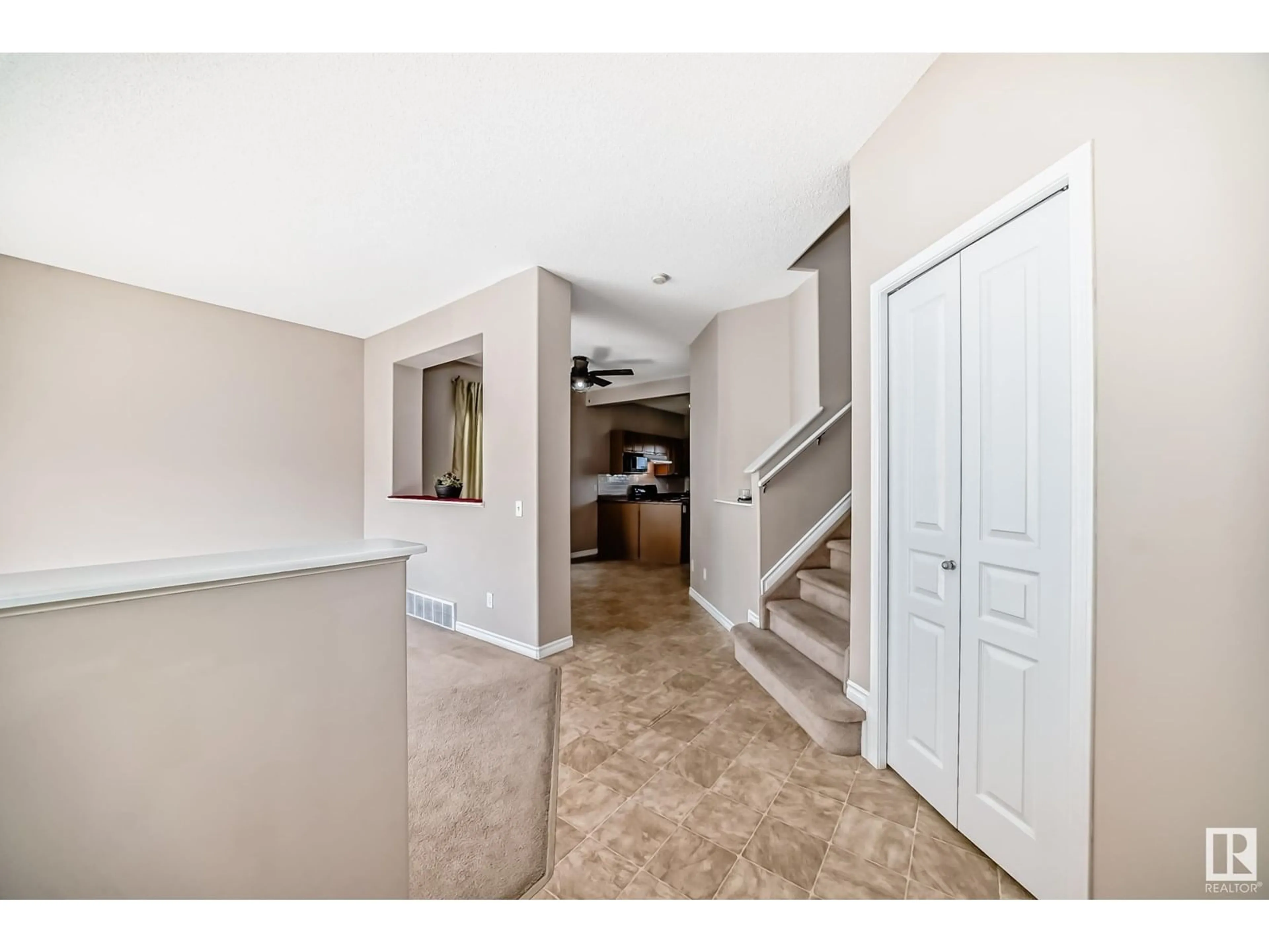 Indoor entryway for 149 BRIDGEPORT BV, Leduc Alberta T9E0H8