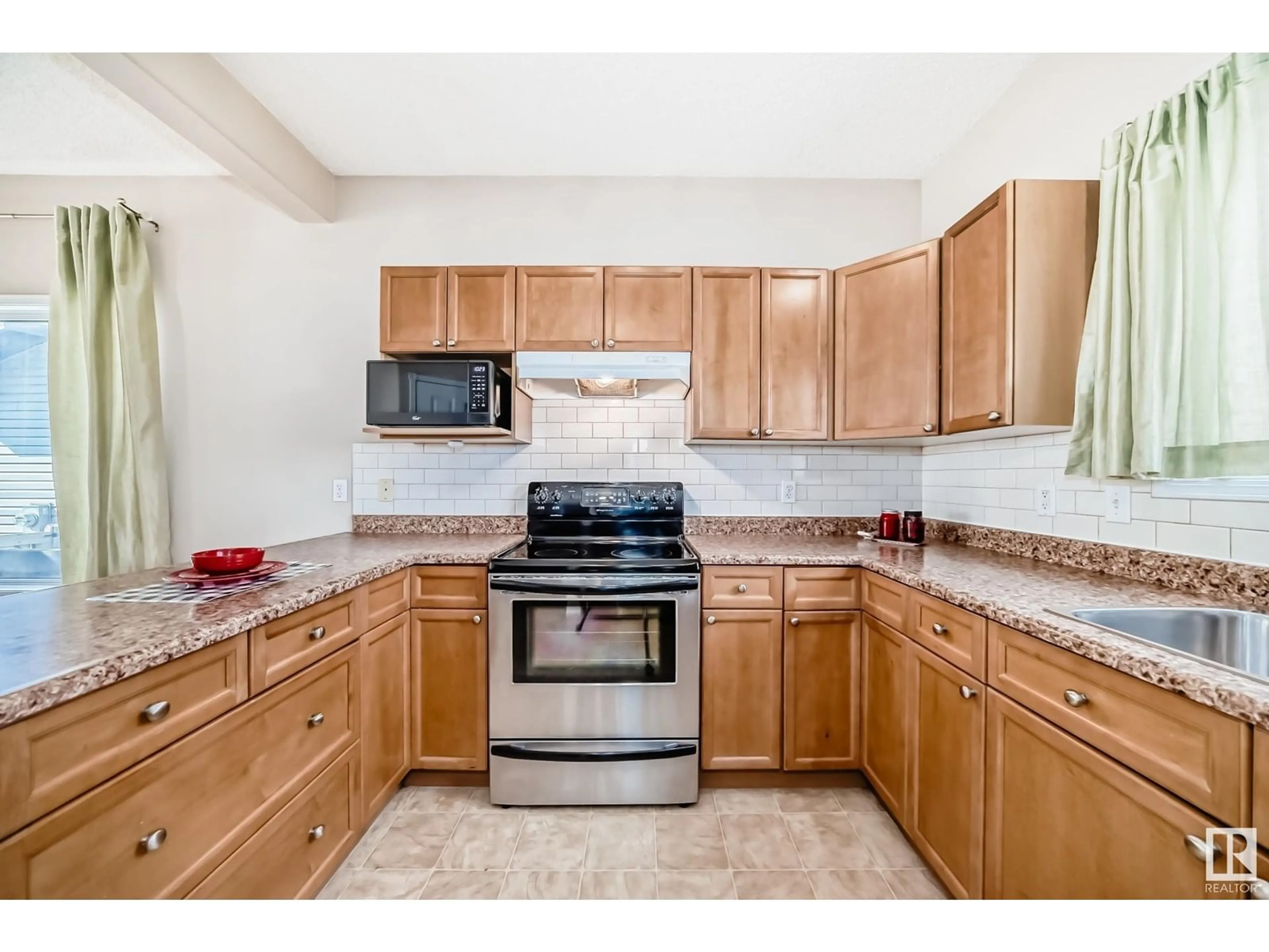 Standard kitchen, ceramic/tile floor for 149 BRIDGEPORT BV, Leduc Alberta T9E0H8