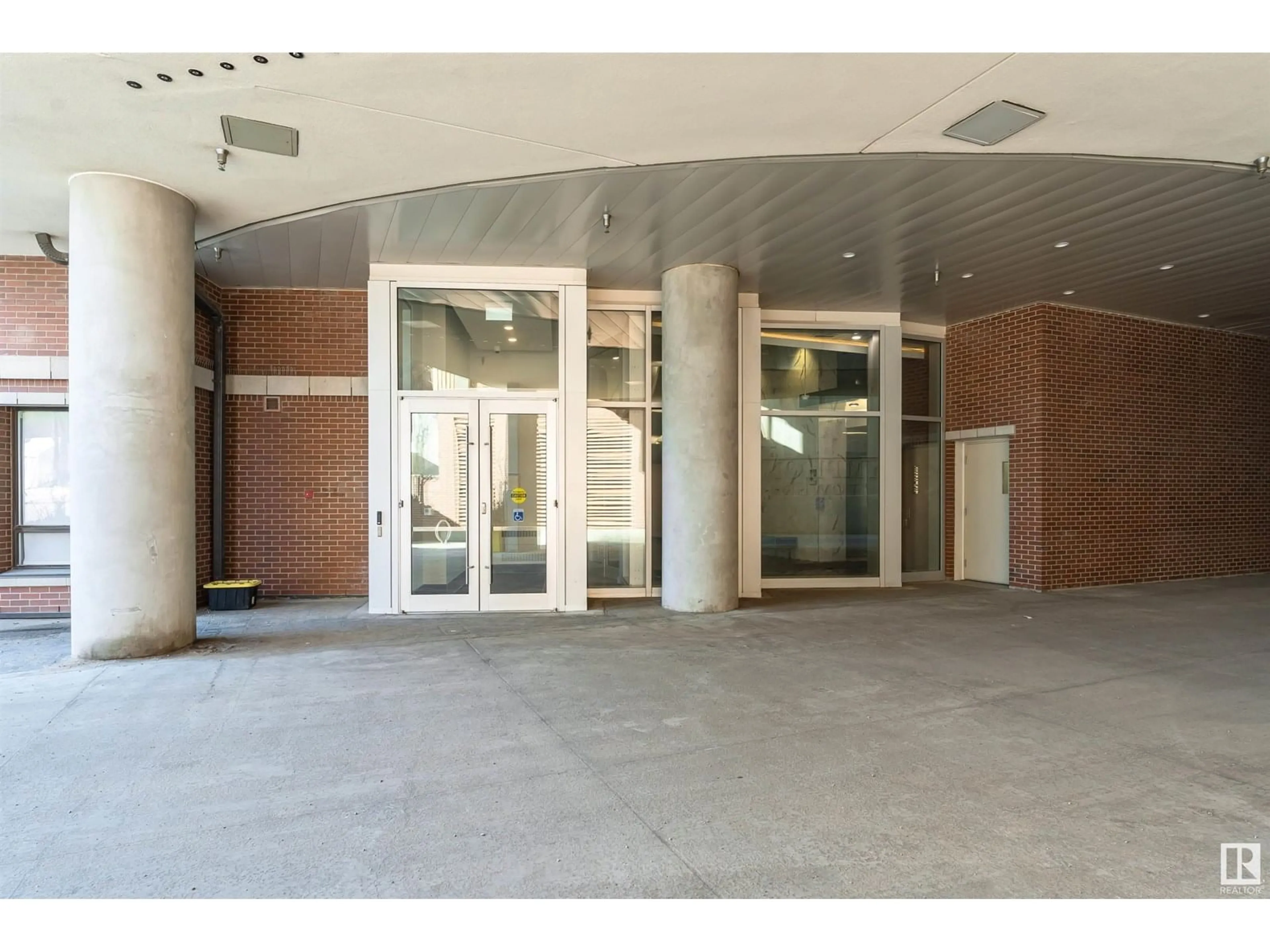 Indoor foyer for 705 - 9720 106 ST NW, Edmonton Alberta T5K0K8