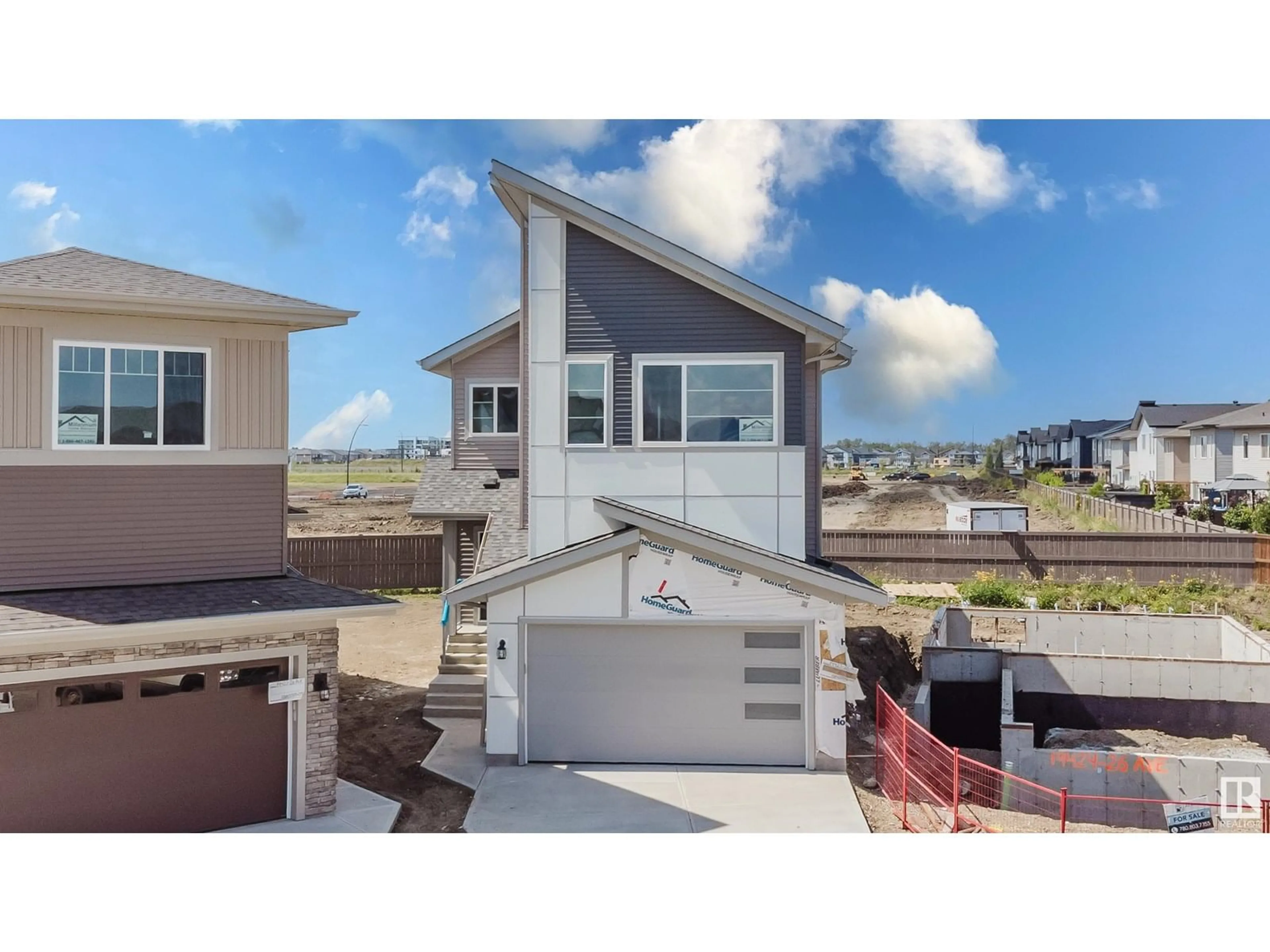 Home with vinyl exterior material, unknown for NW - 19427 26 AV, Edmonton Alberta T6M1P5