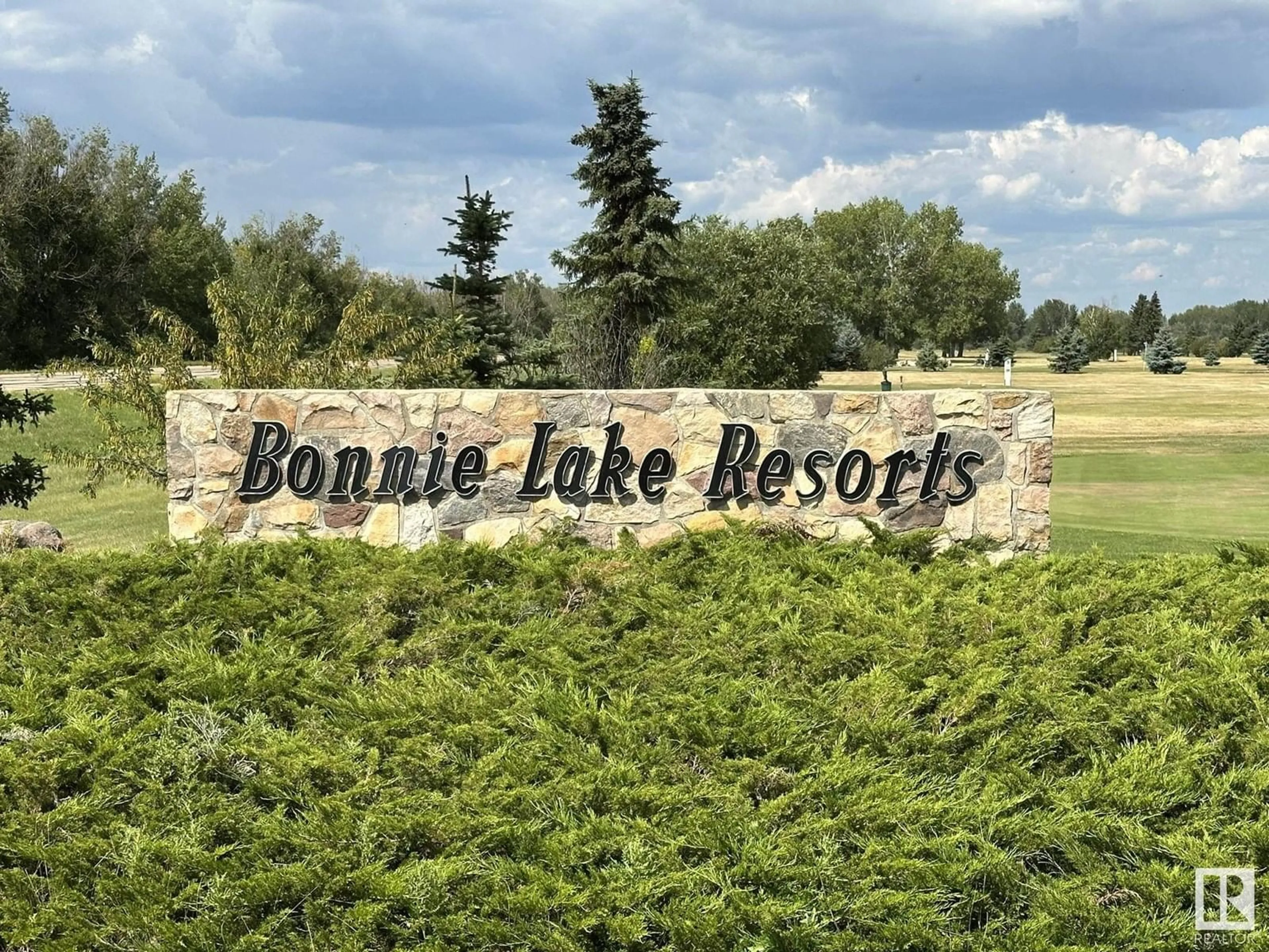 A pic from outside/outdoor area/front of a property/back of a property/a pic from drone, water/lake/river/ocean view for 59536 132A - 358 RANGE RD, Rural Smoky Lake County Alberta T0A3L0