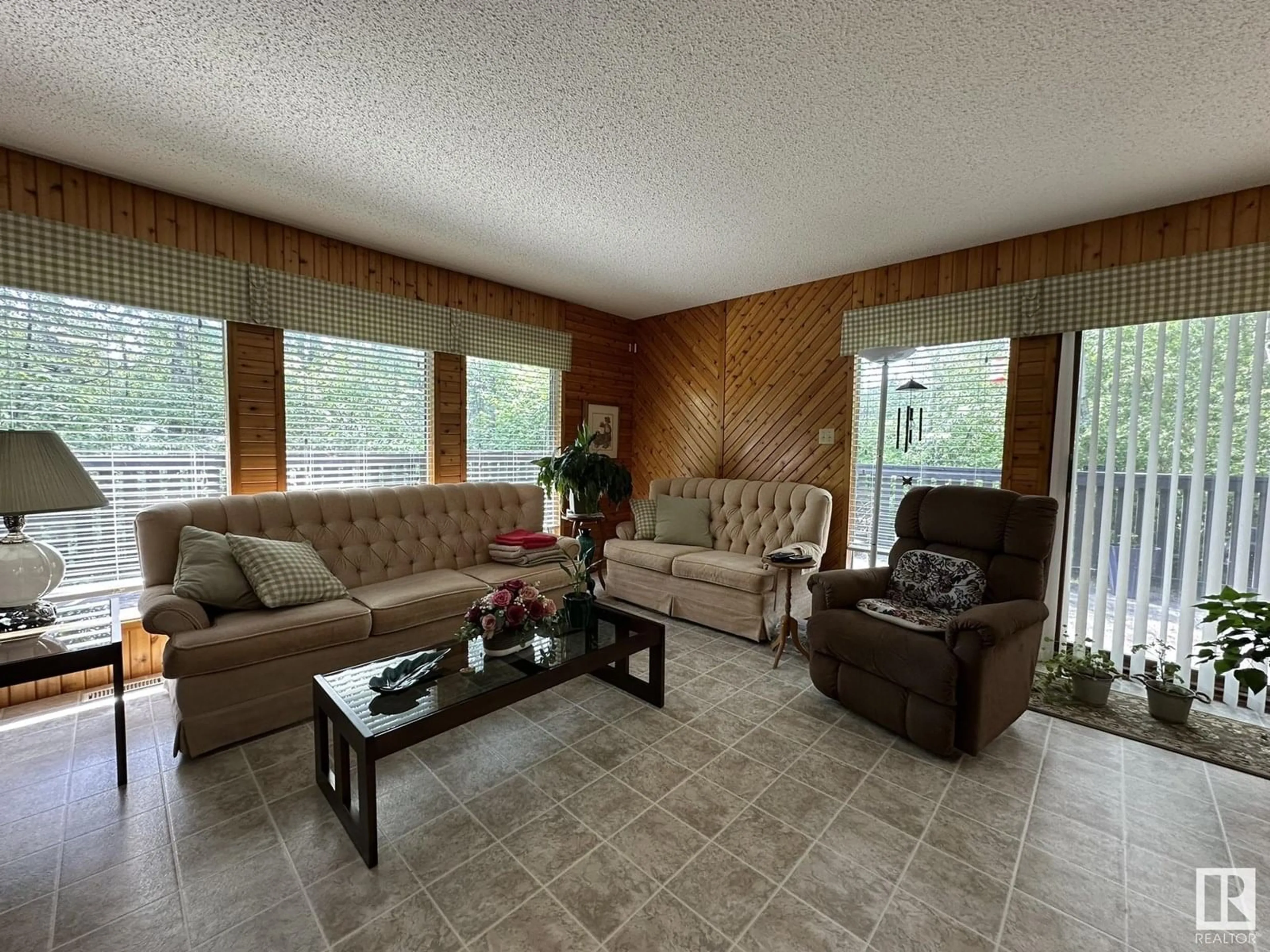 Living room with furniture, unknown for 59536 132A - 358 RANGE RD, Rural Smoky Lake County Alberta T0A3L0