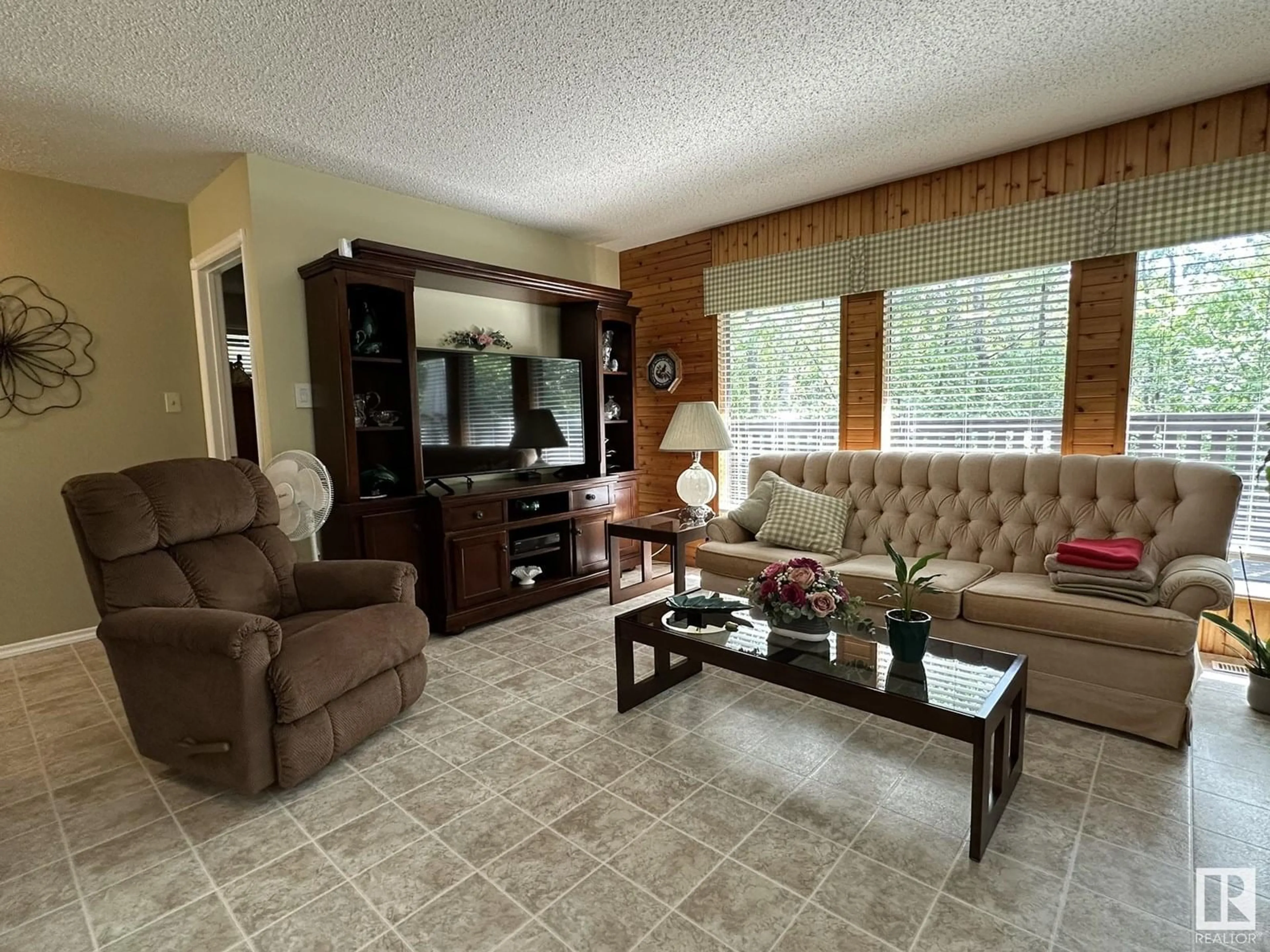 Living room with furniture, unknown for 59536 132A - 358 RANGE RD, Rural Smoky Lake County Alberta T0A3L0