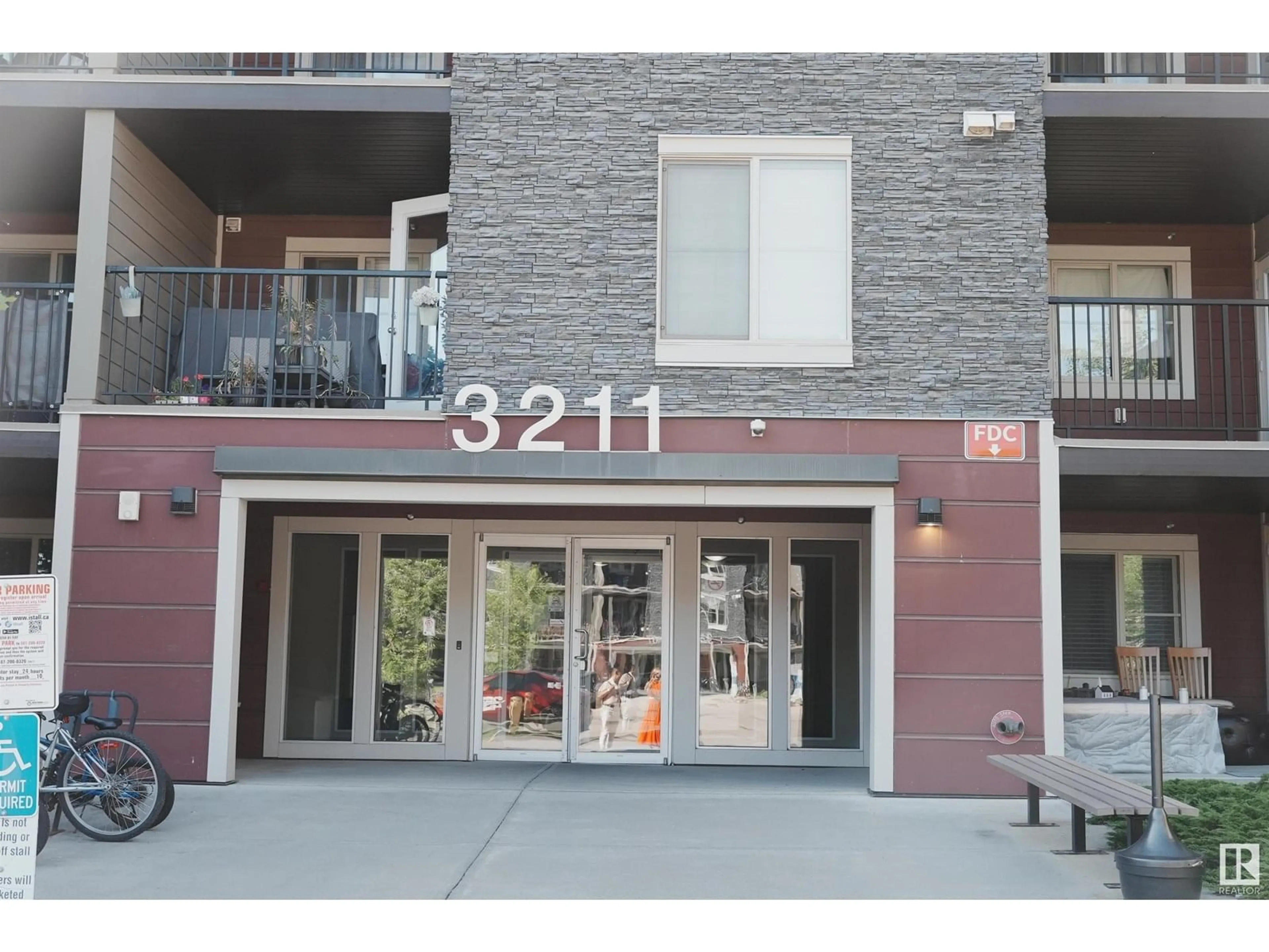 Indoor foyer for #313 - 3211 JAMES MOWATT TRAIL, Edmonton Alberta T6W3L6