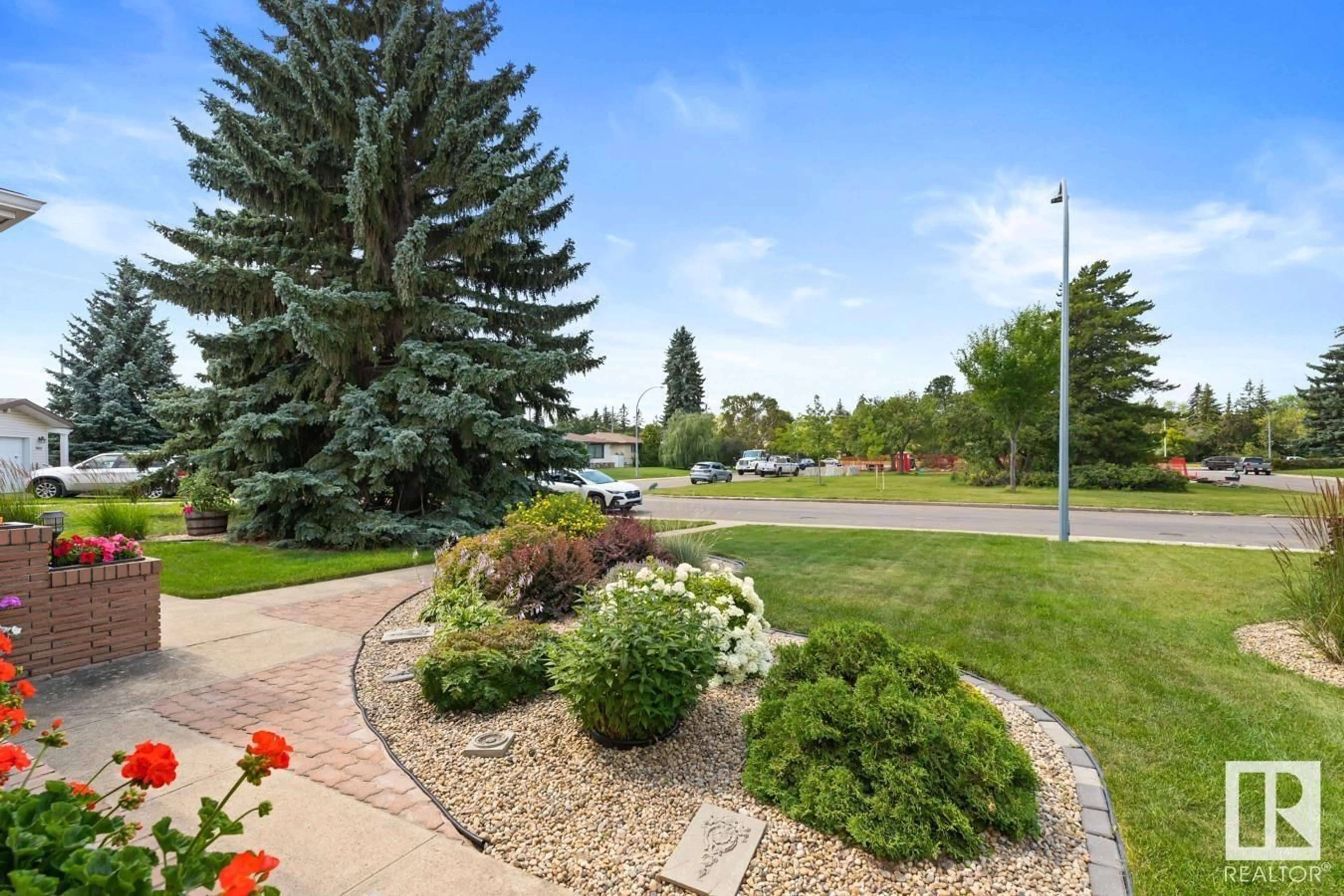Patio, unknown for NW - 7405 87 AV, Edmonton Alberta T6B0L8