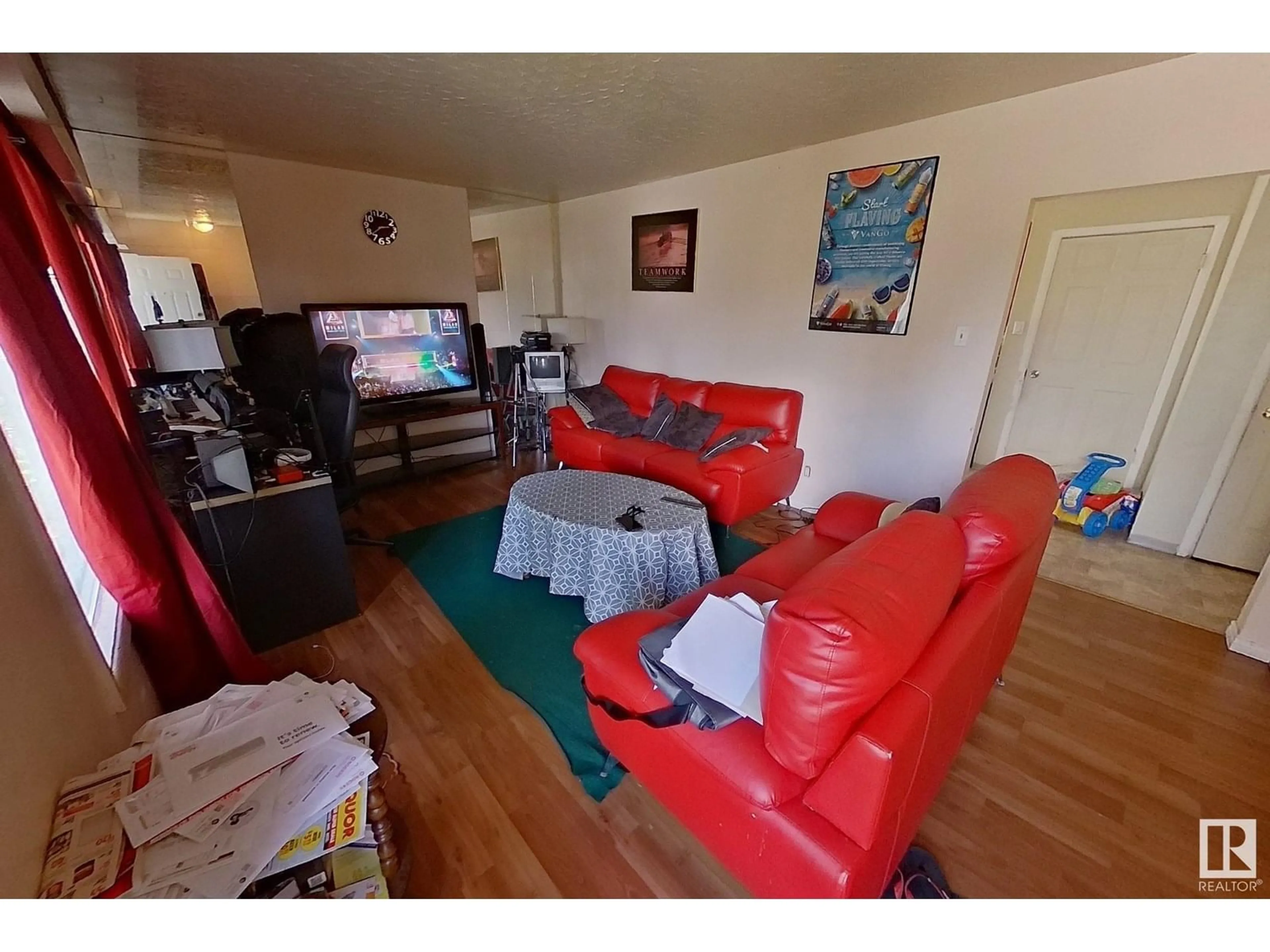 A pic of a room for 13136 60 ST, Edmonton Alberta T5A0S3
