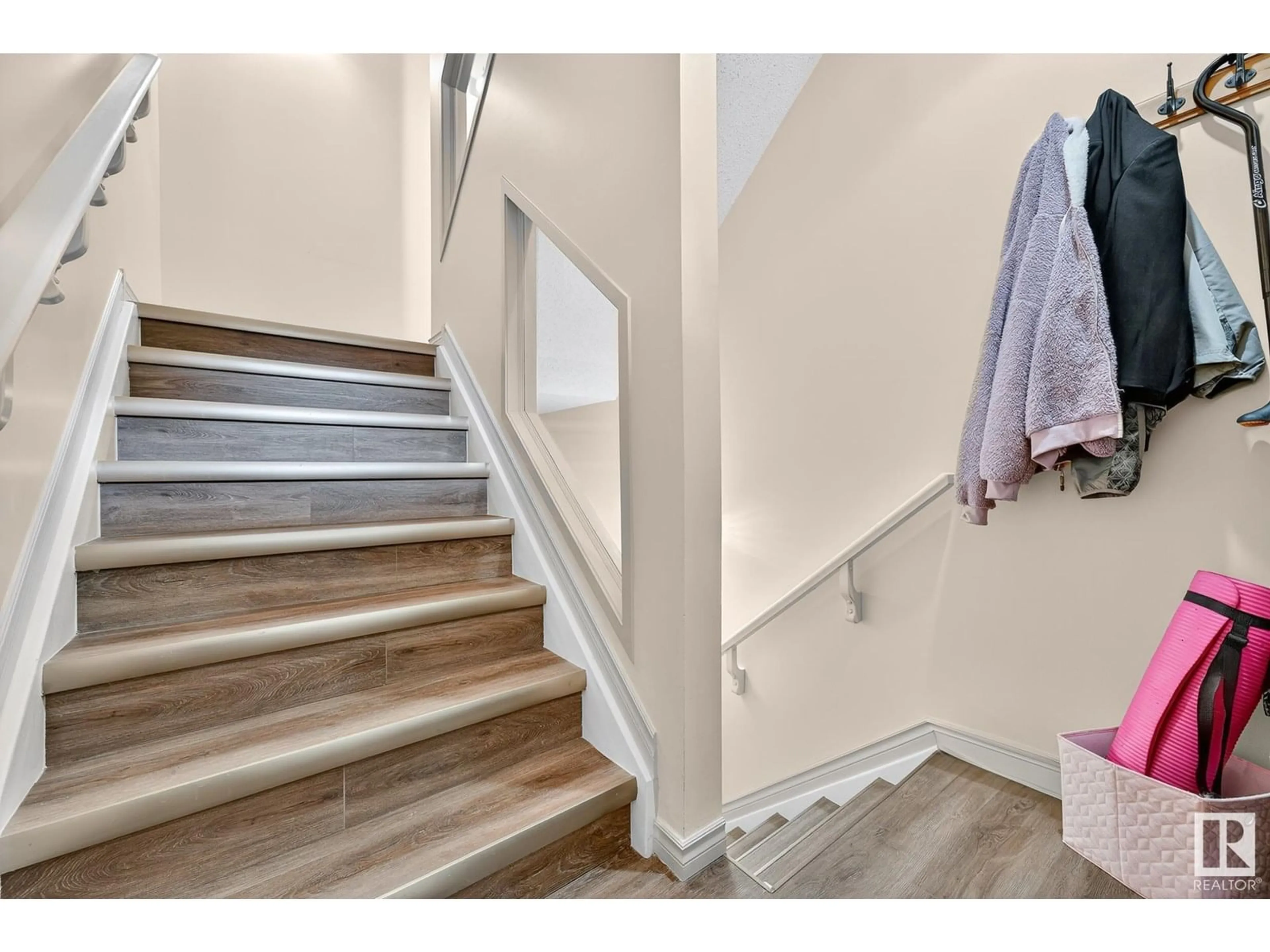 Stairs for 92 - 13825 155 AV NW, Edmonton Alberta T6V0B8