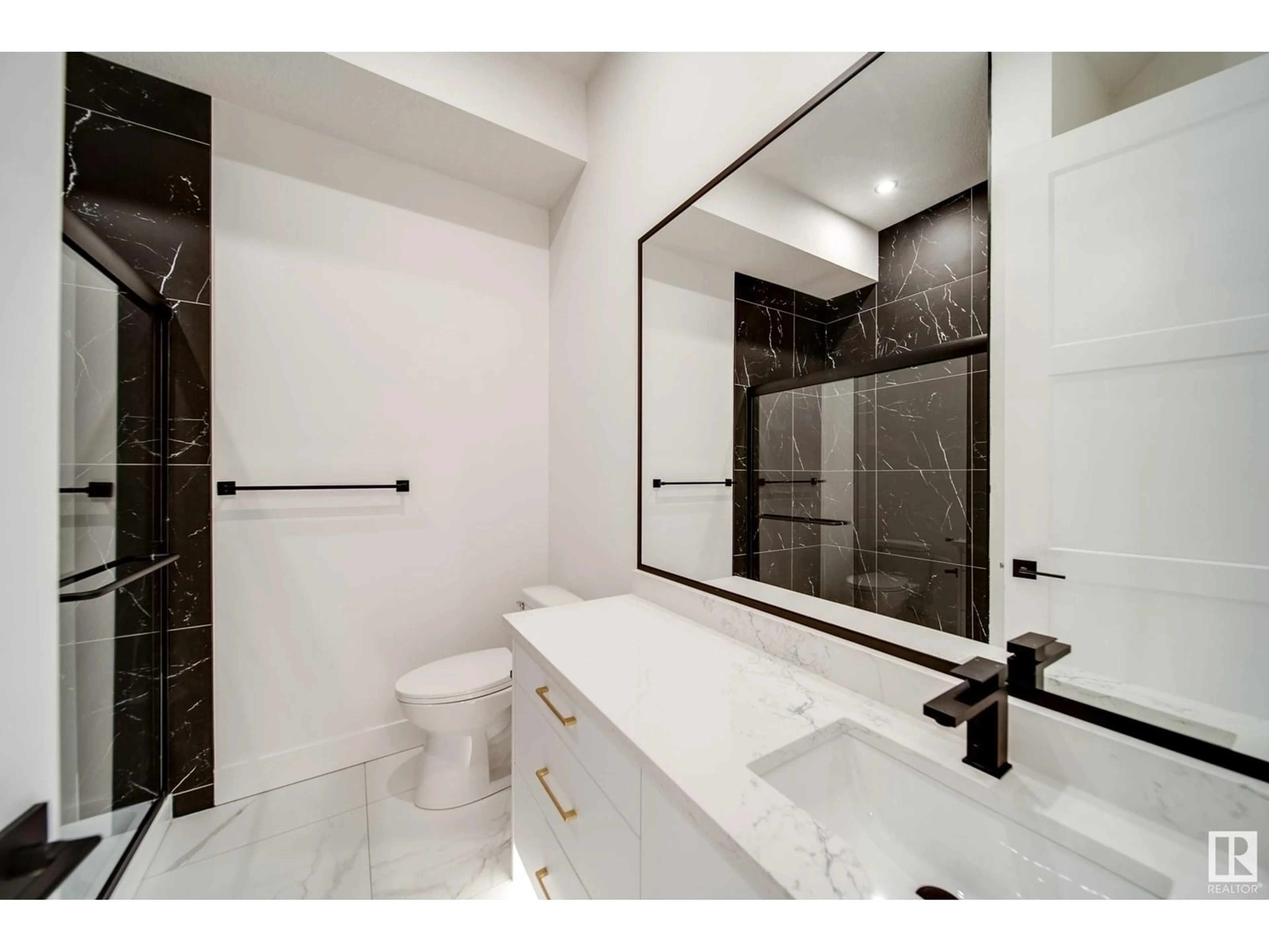 Standard bathroom, ceramic/tile floor for 21 STARLING WY, Fort Saskatchewan Alberta T8L1R5