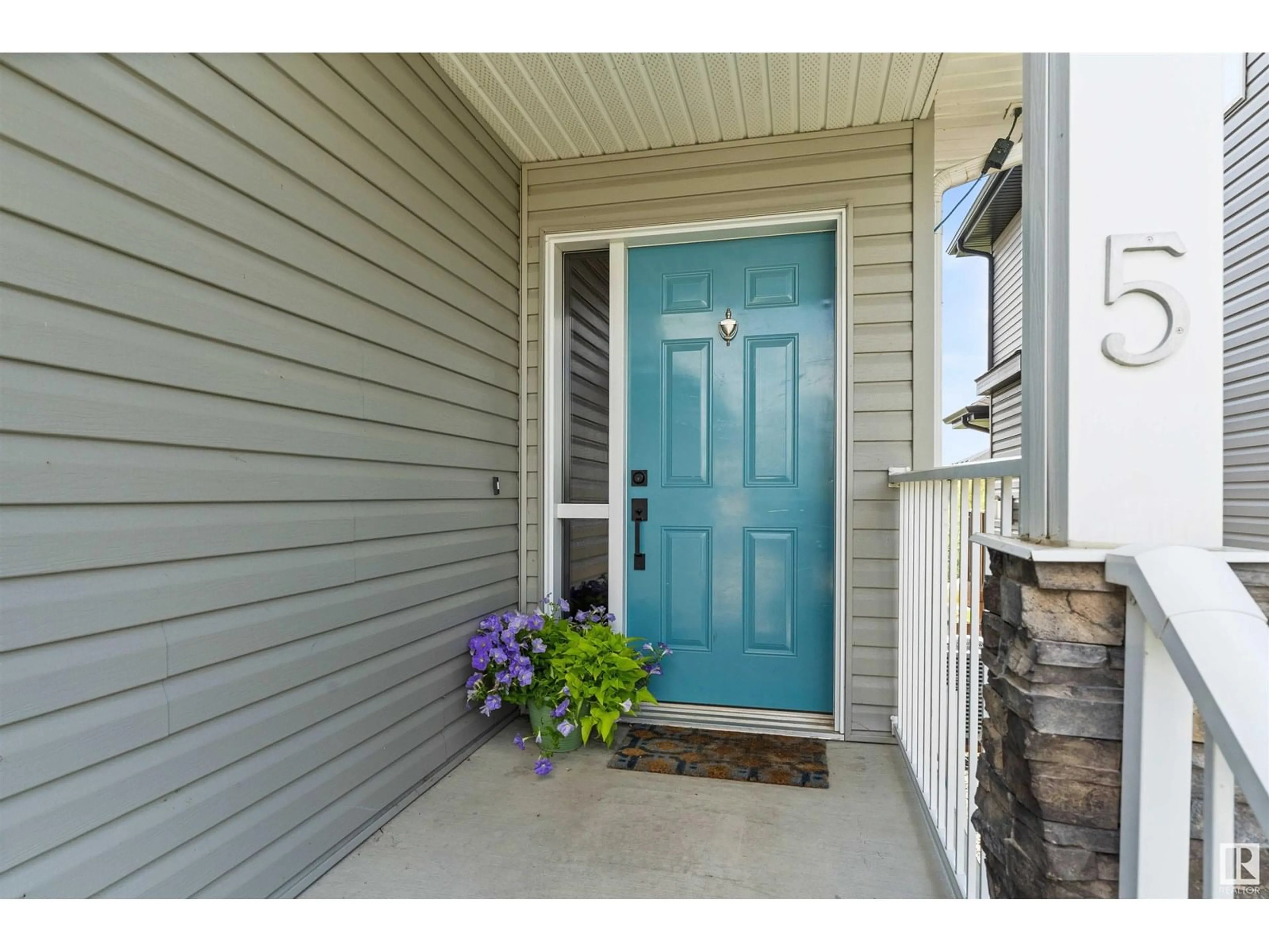 Indoor entryway for 5 CRANSTON PL, Fort Saskatchewan Alberta T8L0K7