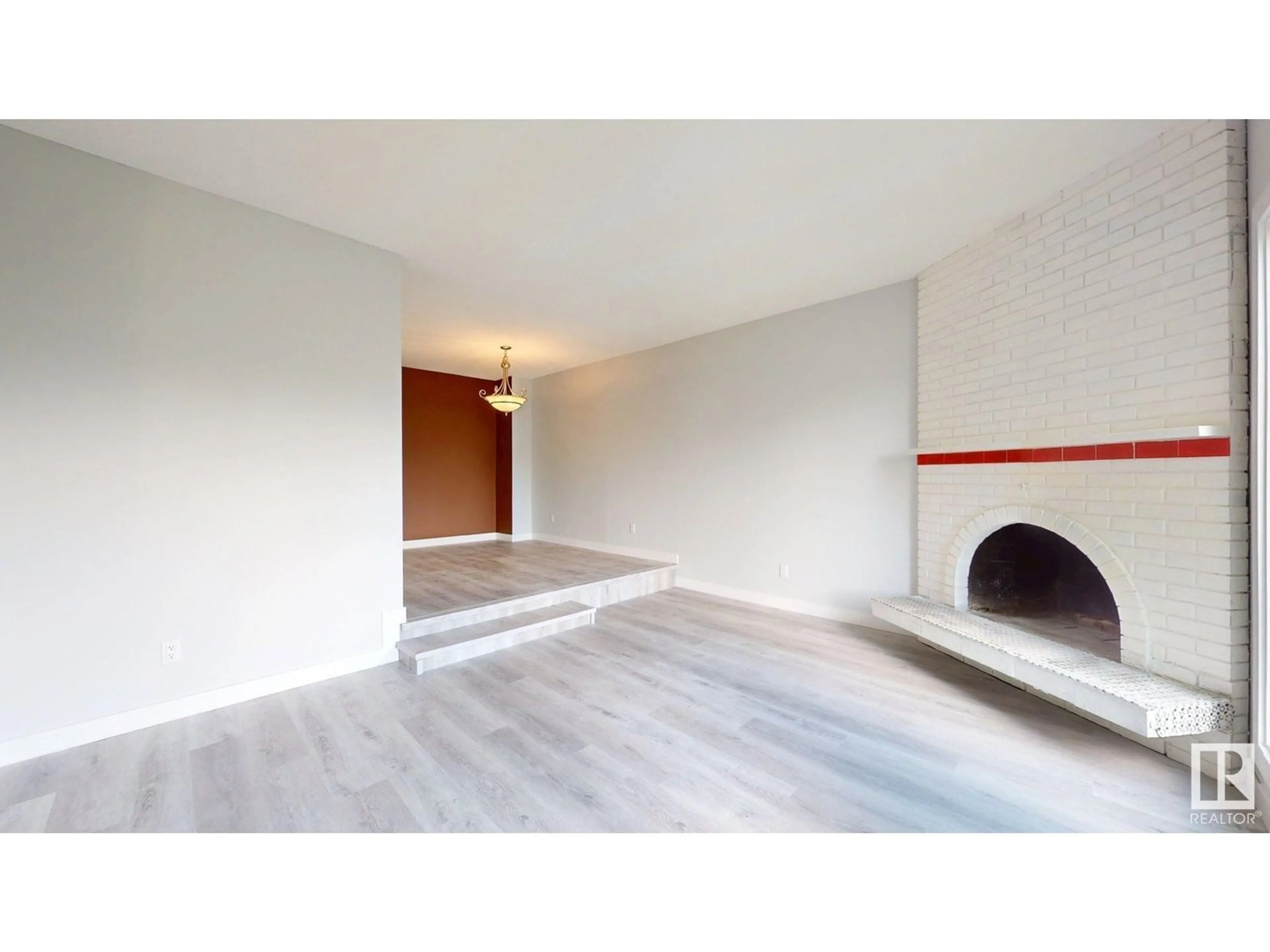 A pic of a room for 6607 41 AV, Edmonton Alberta T6K0S6