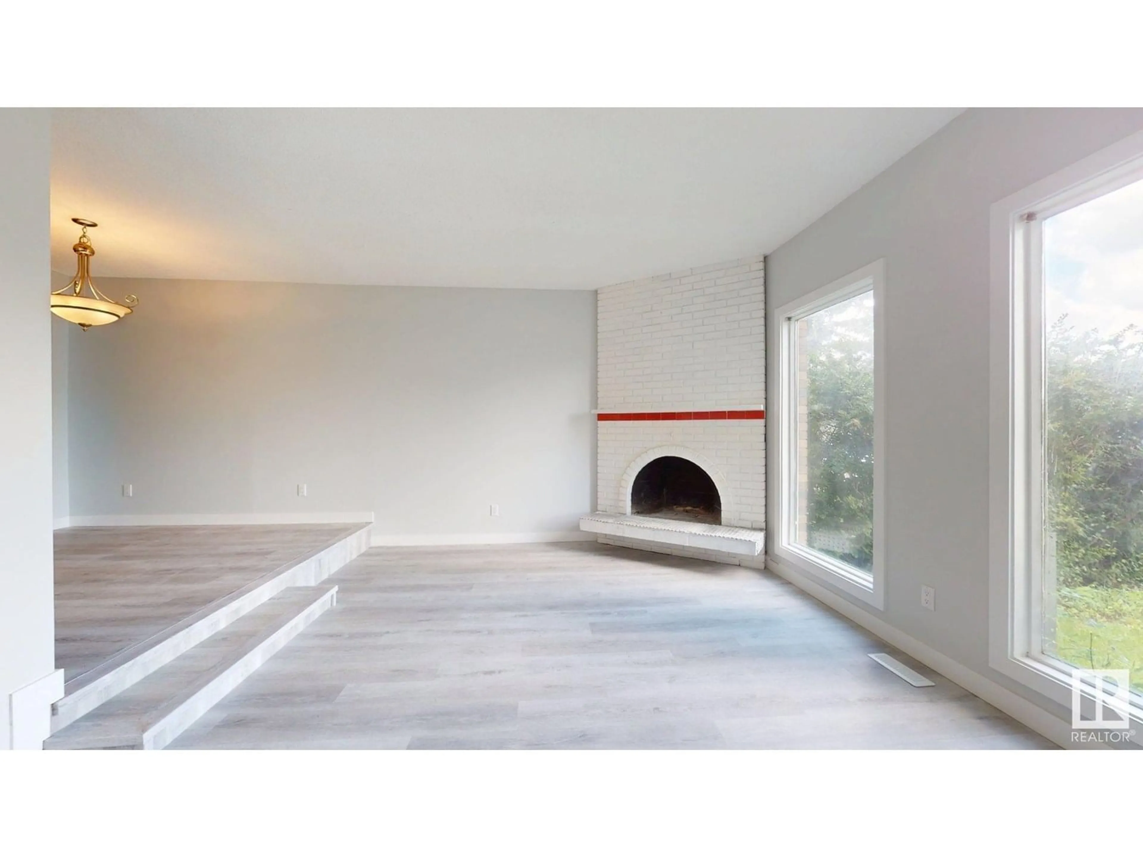 A pic of a room for 6607 41 AV, Edmonton Alberta T6K0S6