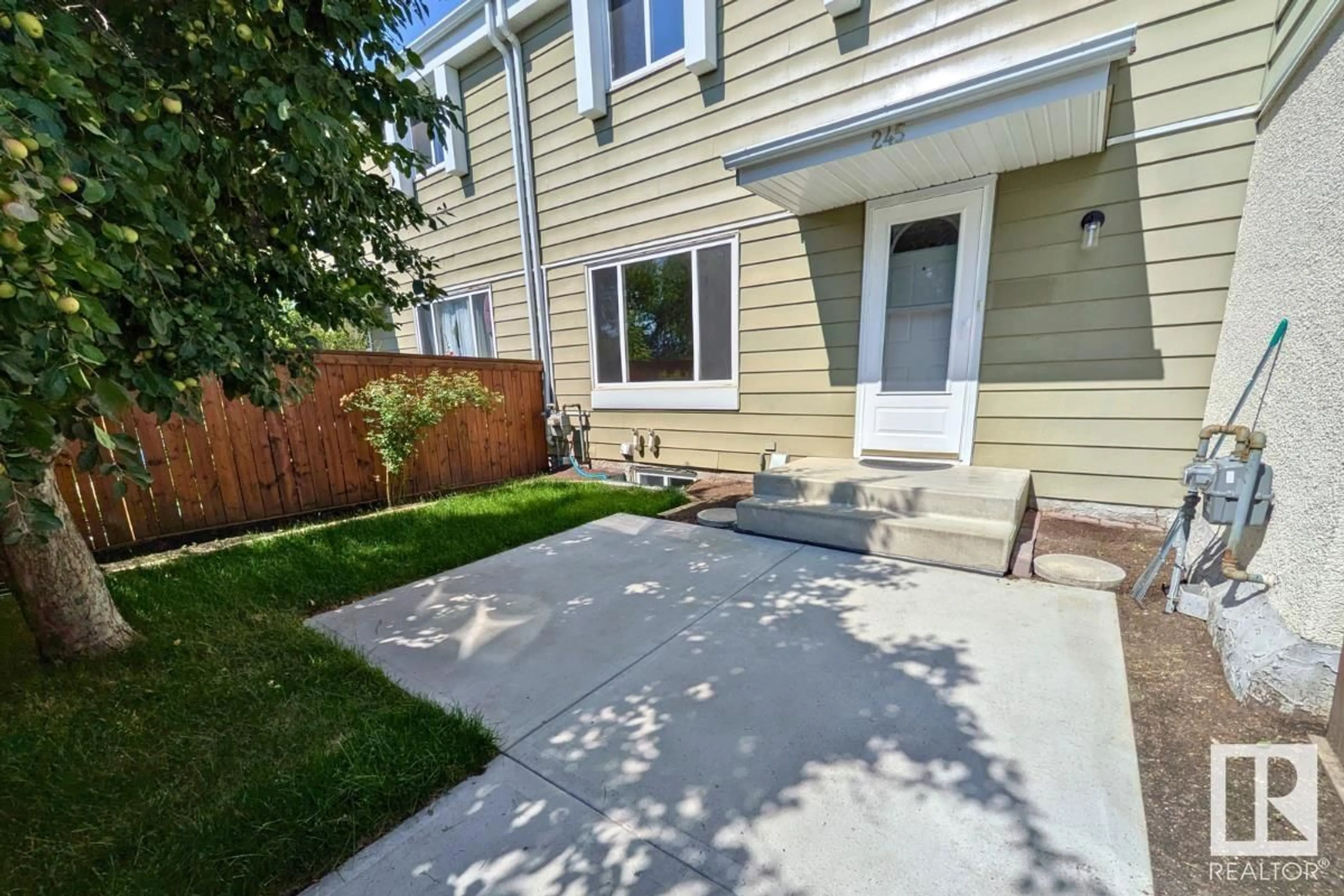 Patio, street for 245 PRIMROSE GARDENS GD, Edmonton Alberta T5T0R1