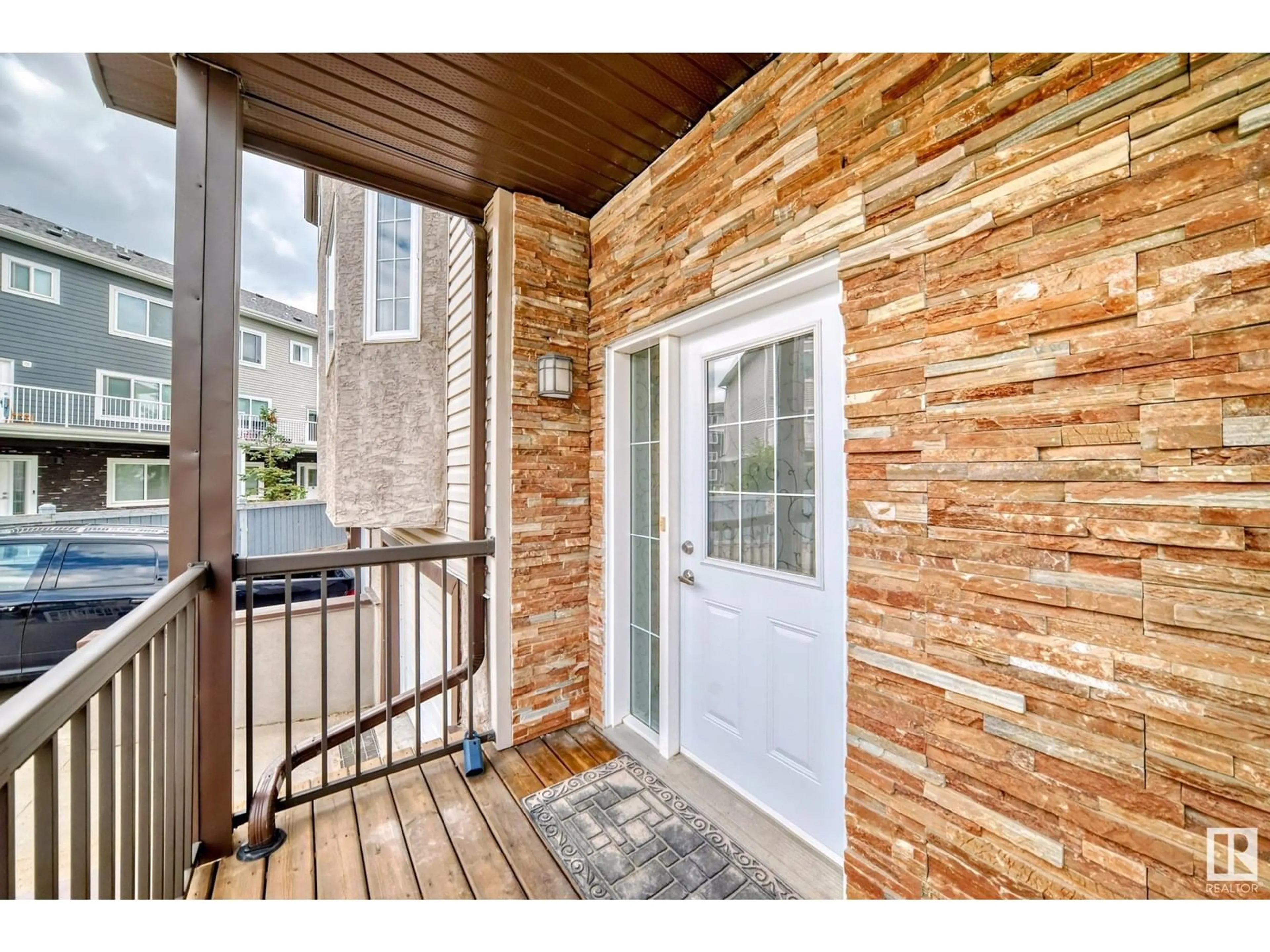 Indoor entryway for #2 - 17839 99 ST, Edmonton Alberta T5X6A6