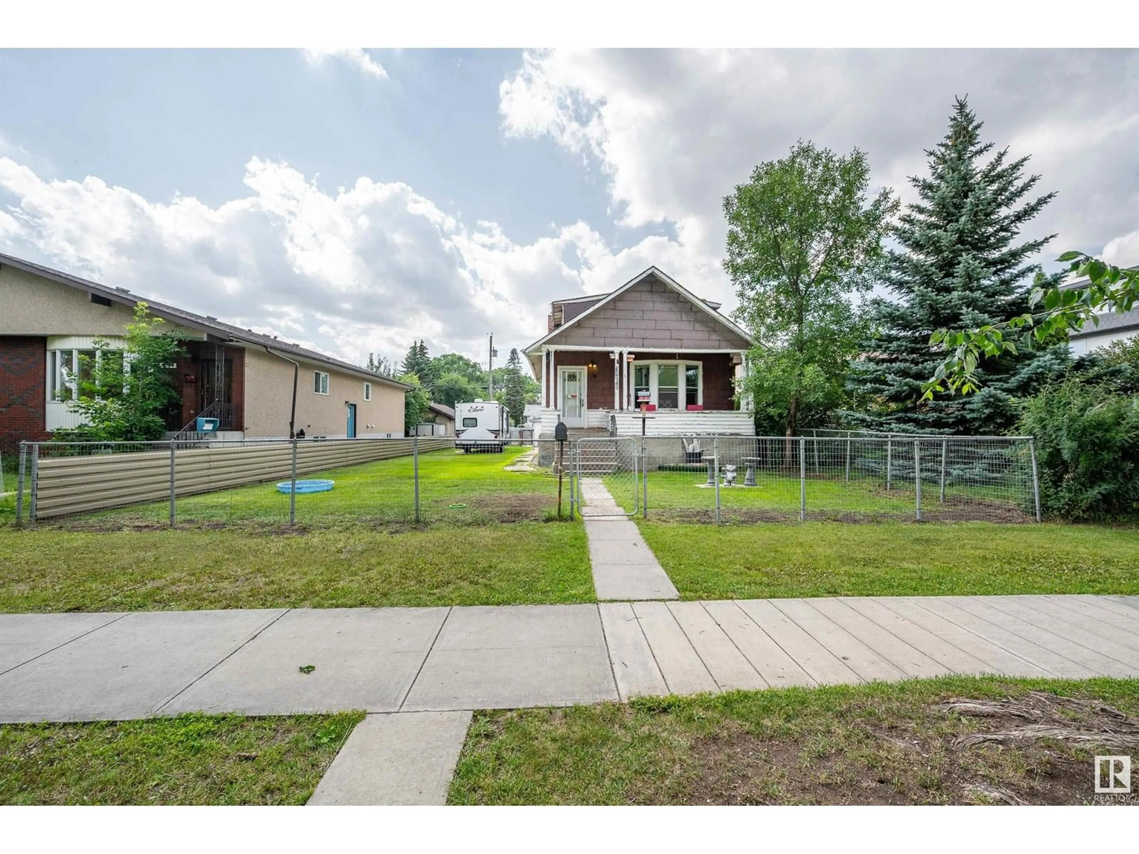Unknown for 12140 105 ST, Edmonton Alberta T5G2N7
