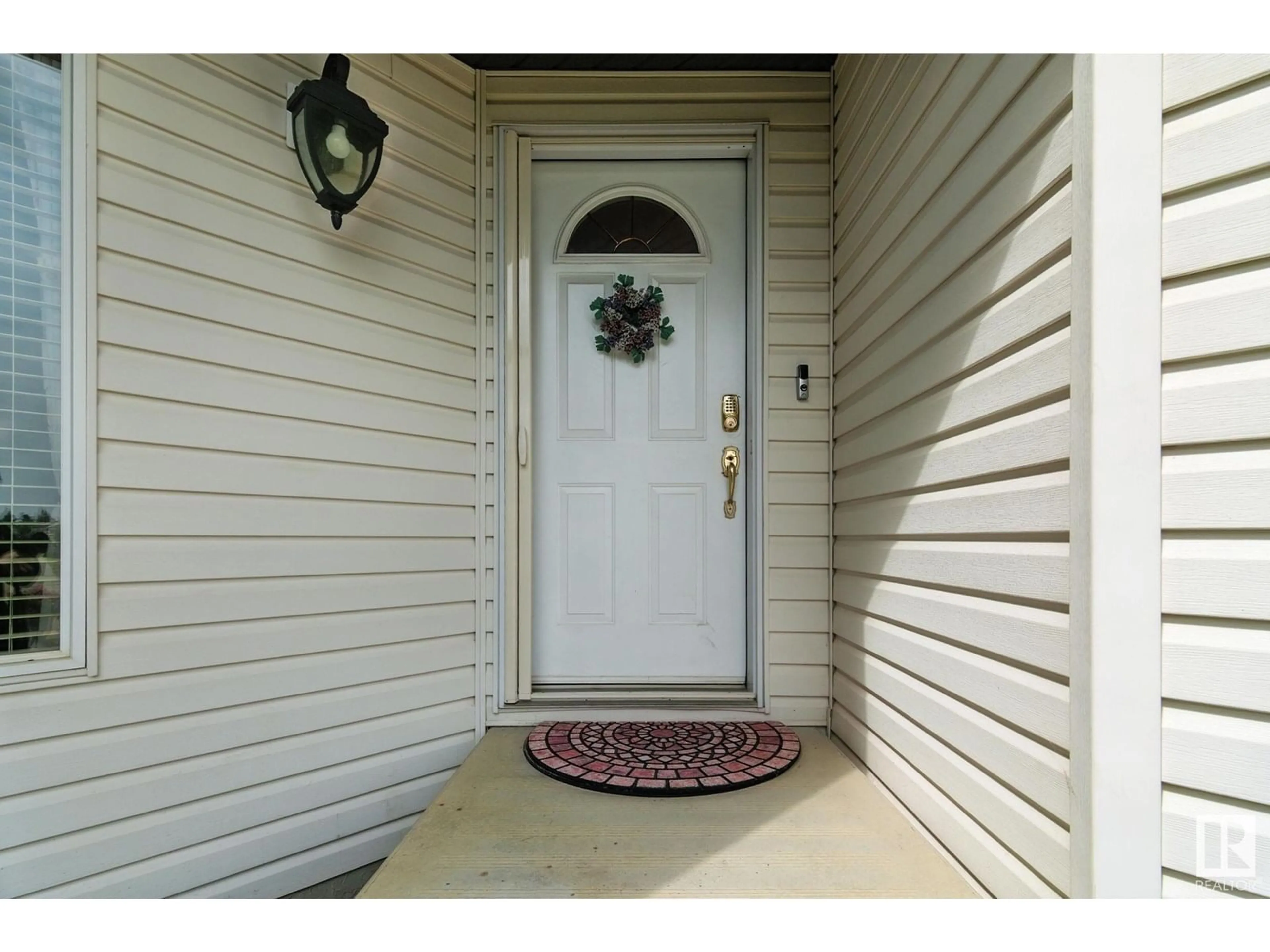 Indoor entryway for NW - 18020 101 ST, Edmonton Alberta T5X5Z8