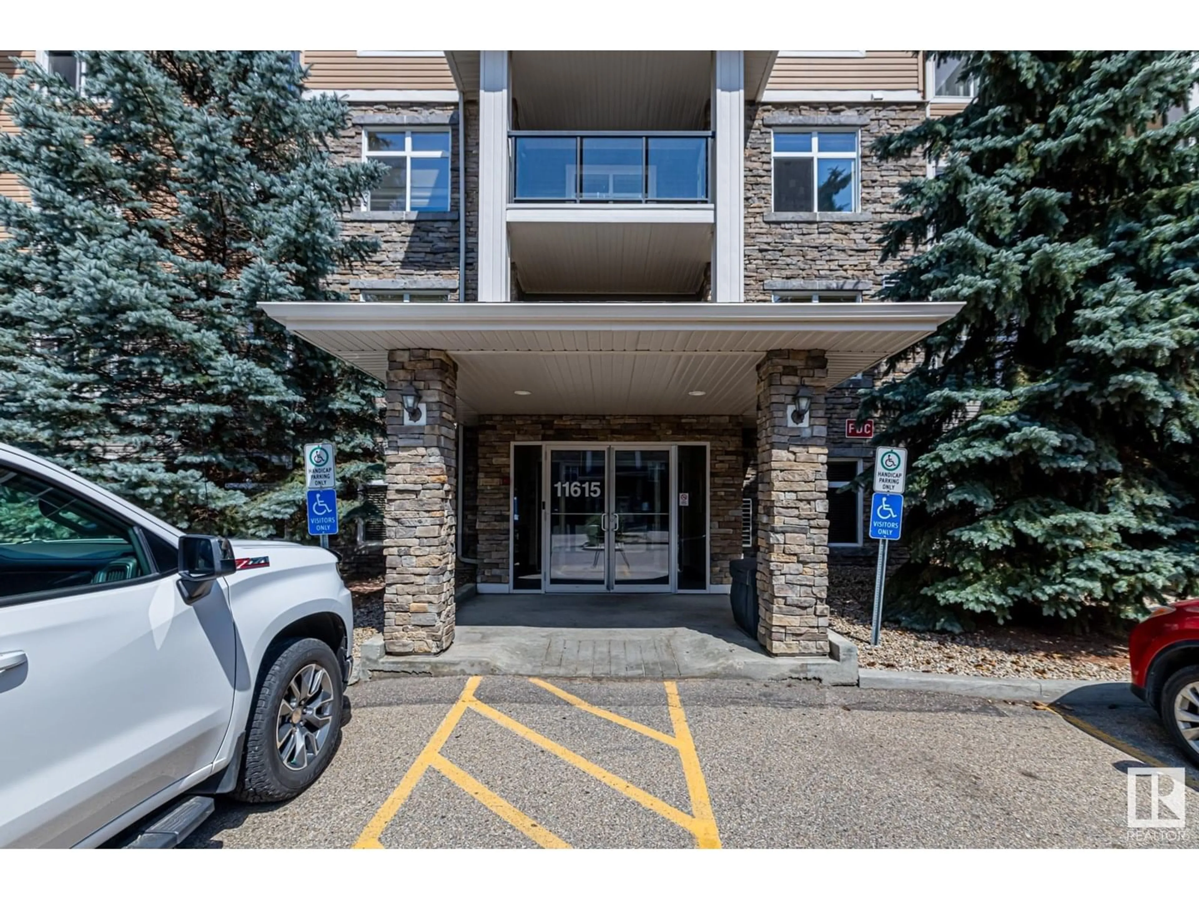 Indoor foyer for 313 - 11615 ELLERSLIE RD SW, Edmonton Alberta T6W0J3