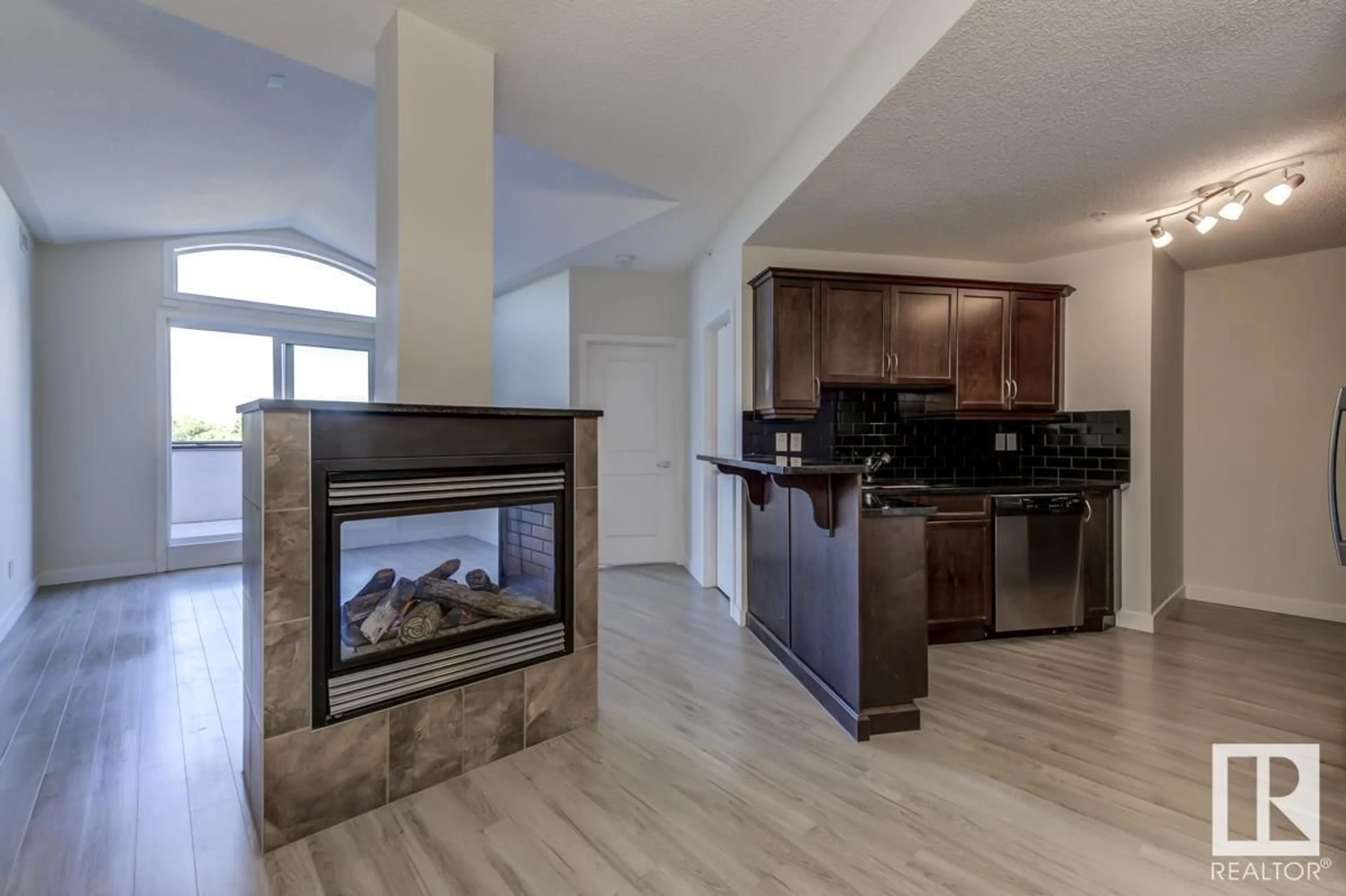 Open concept kitchen, ceramic/tile floor for 401 - 7907 109 ST, Edmonton Alberta T6G1C7