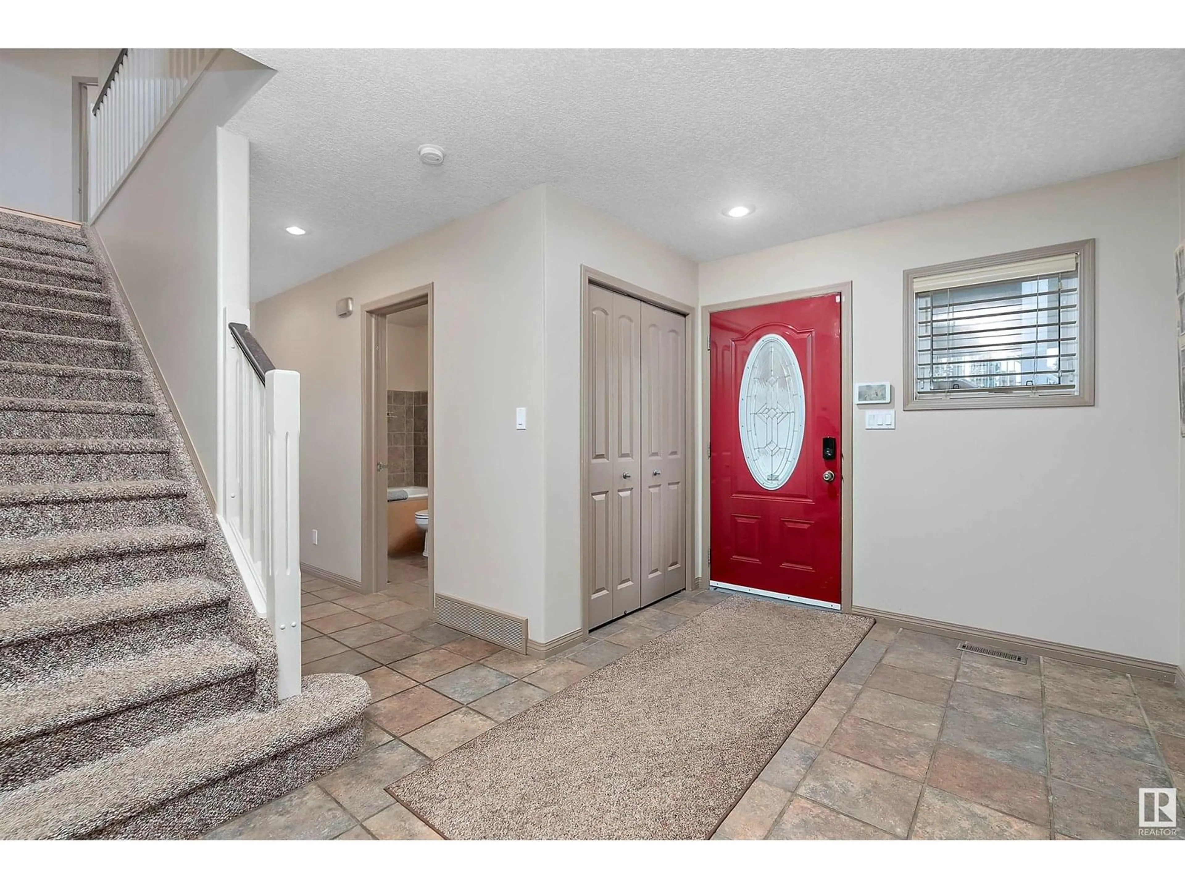 Indoor entryway for 513 2ND AV, Rural Wetaskiwin County Alberta T0C1X0