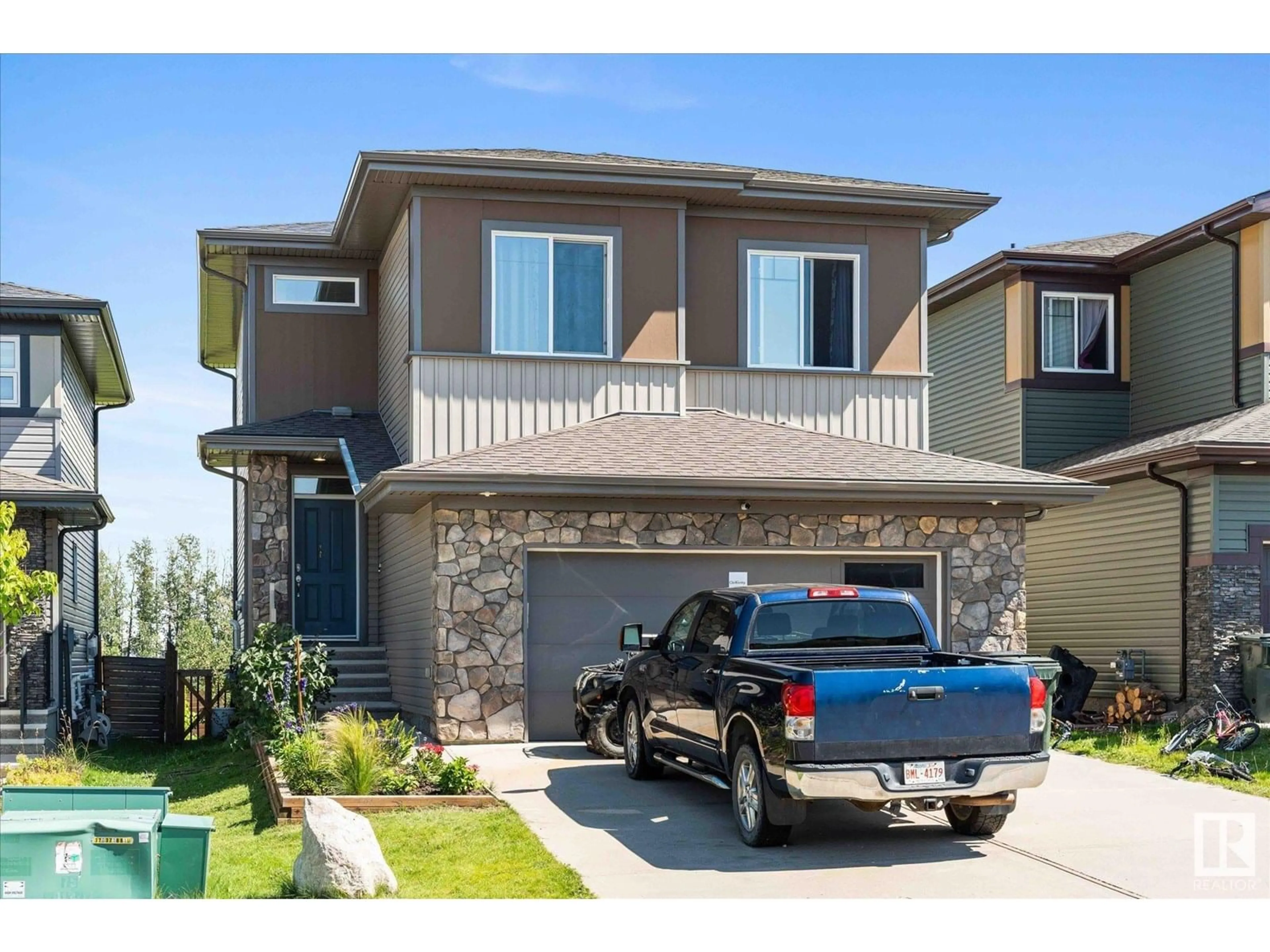 Home with vinyl exterior material, street for 66 KENSINGTON CL, Spruce Grove Alberta T7X0S9