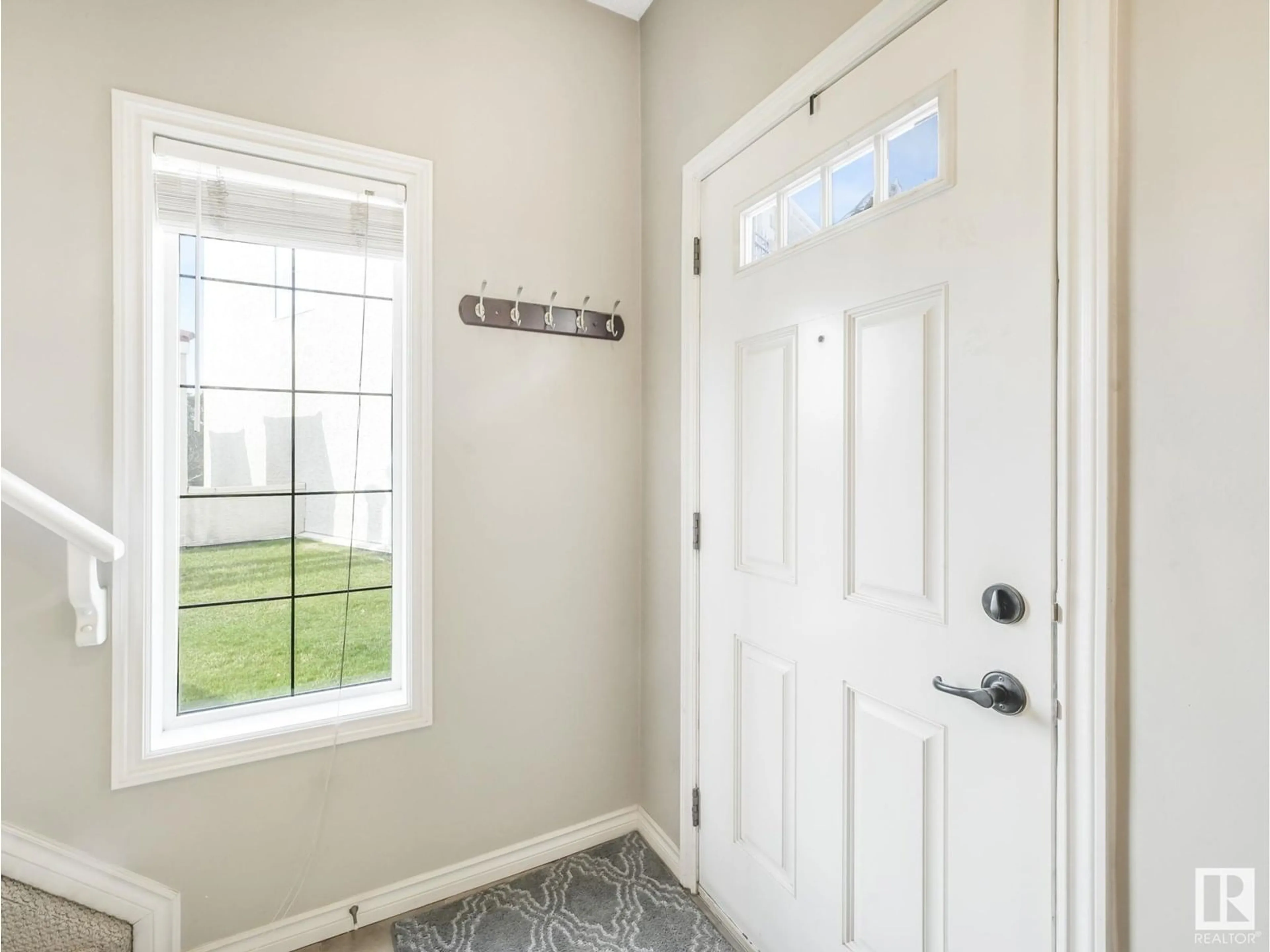 Indoor entryway for 94 - 13825 155 AV NW, Edmonton Alberta T6V0B8