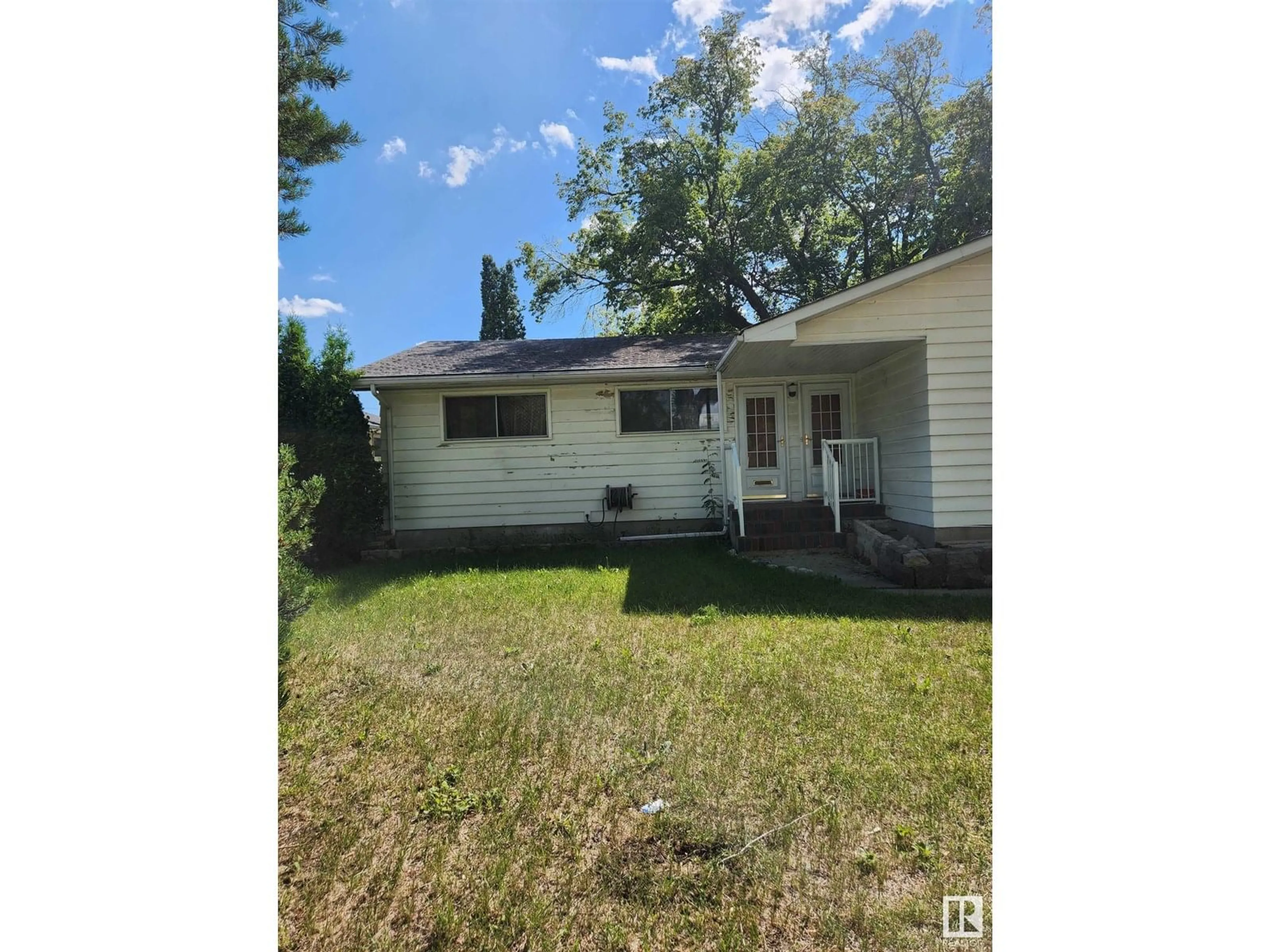 Unknown for 16203 88 AV, Edmonton Alberta T5R4M5