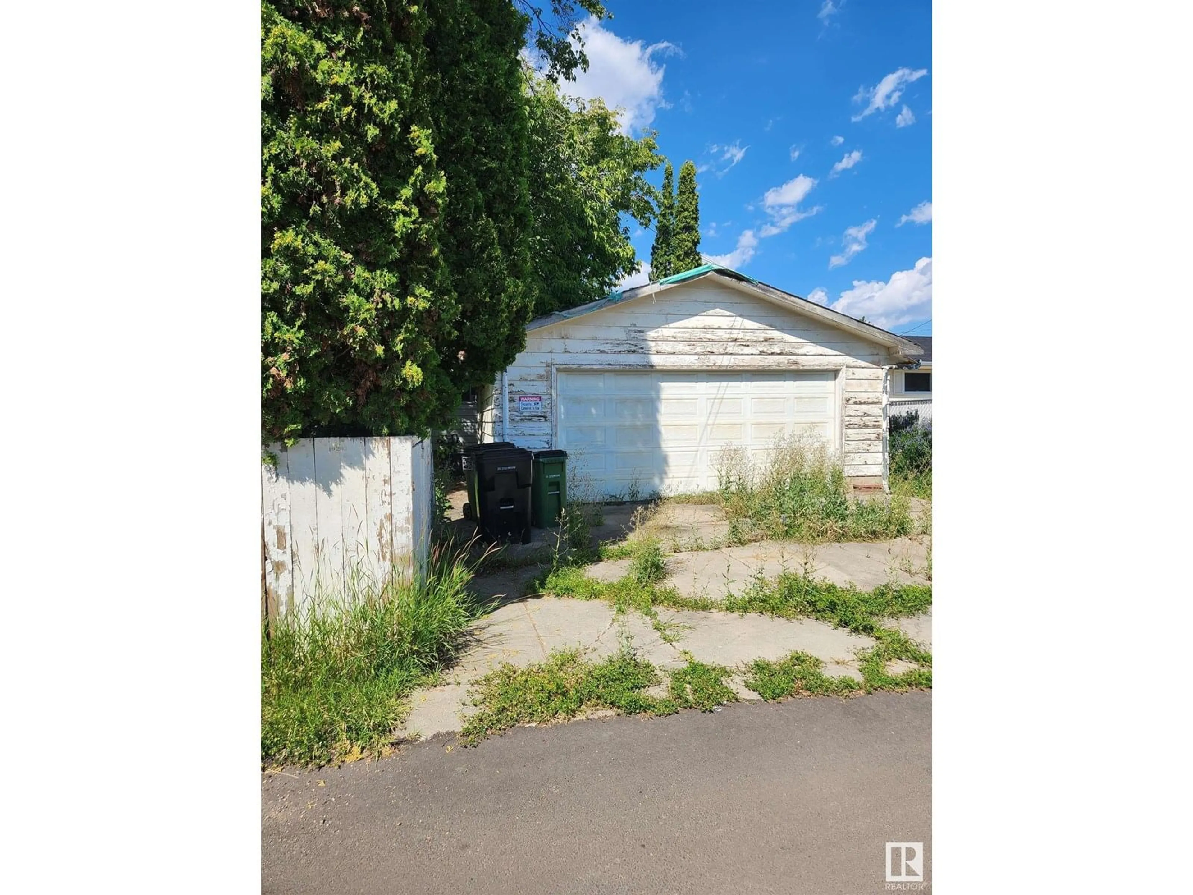 Shed for 16203 88 AV, Edmonton Alberta T5R4M5