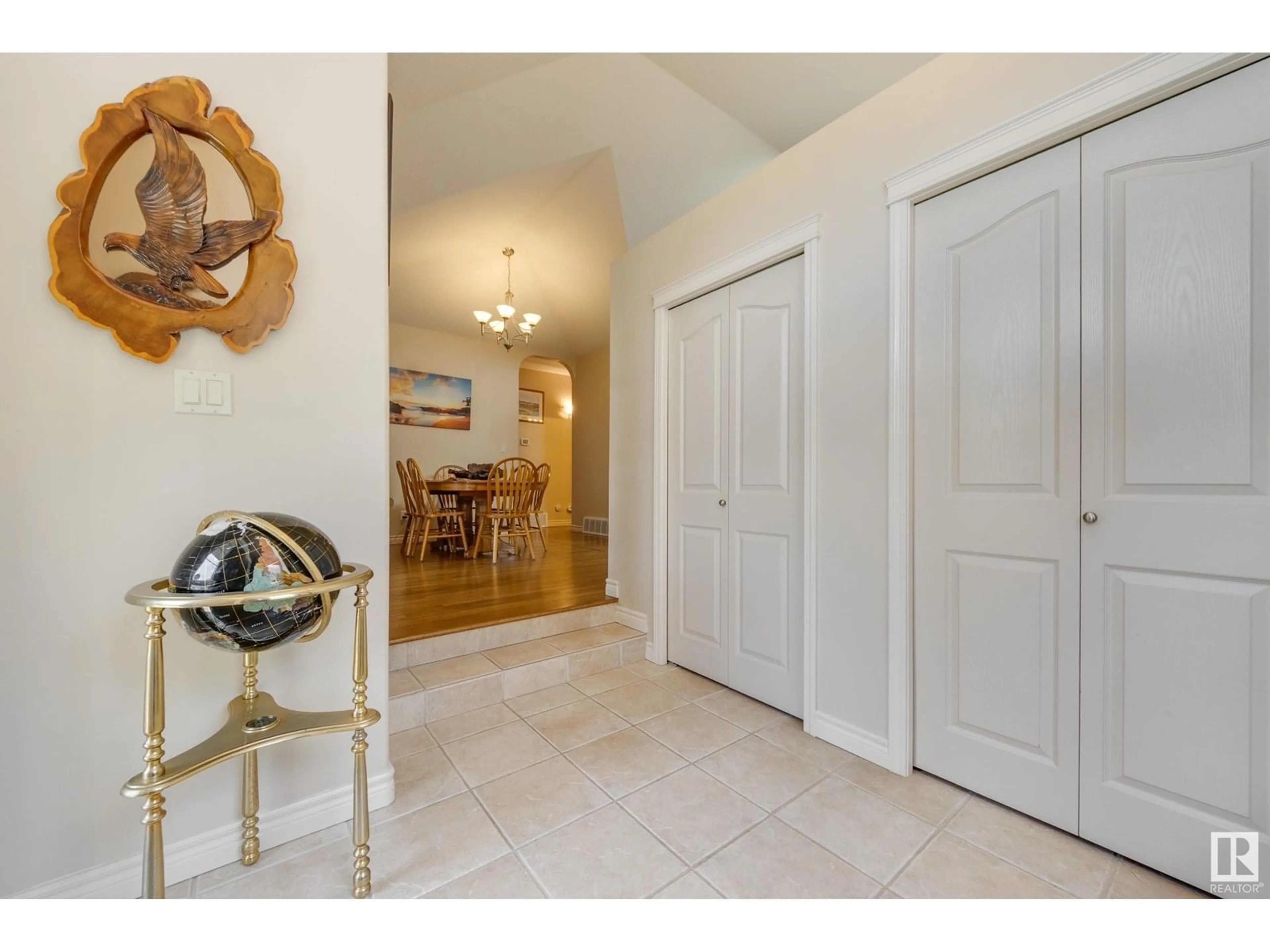 Indoor entryway for 8 EMBER CO, St. Albert Alberta T8L2N6