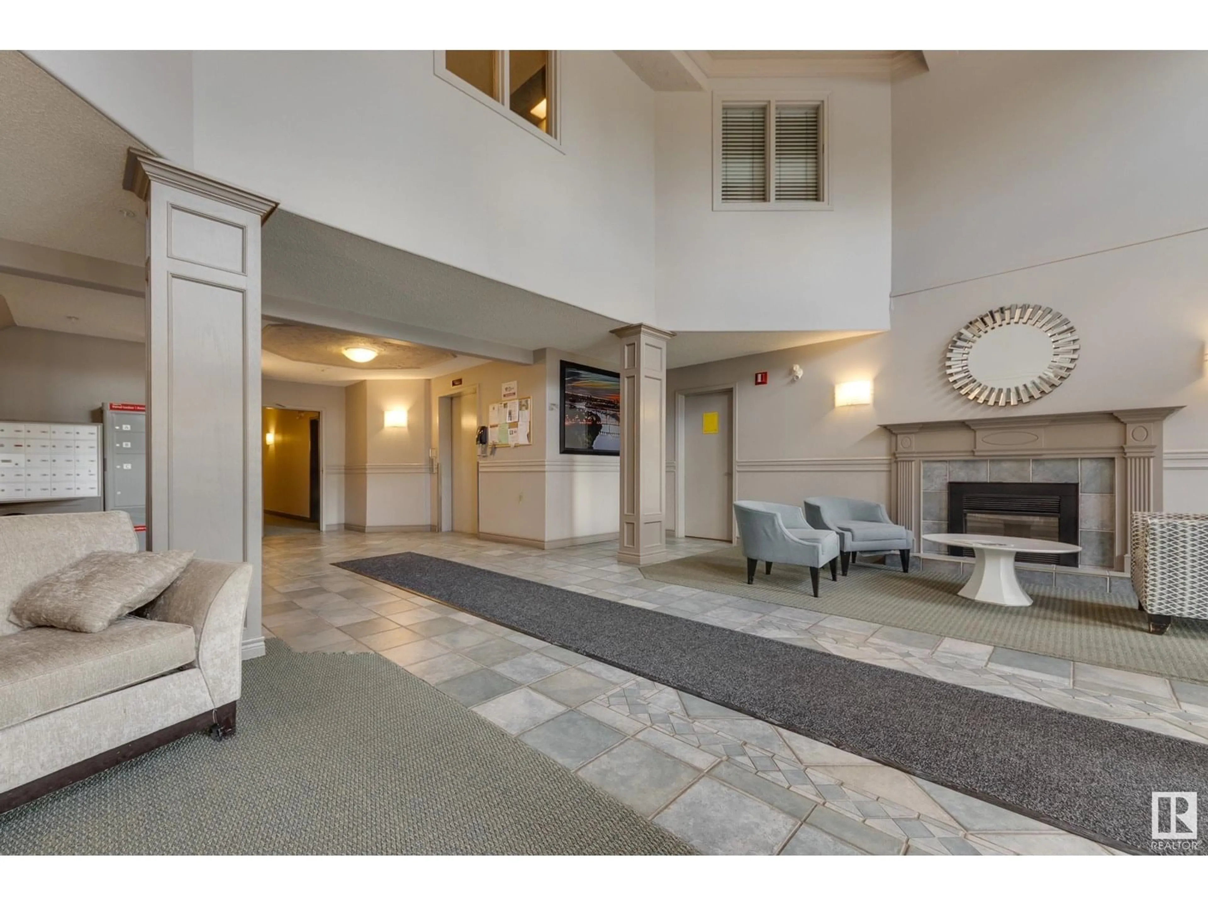 Indoor foyer for #306 - 7951 96 ST, Edmonton Alberta T6C4R1