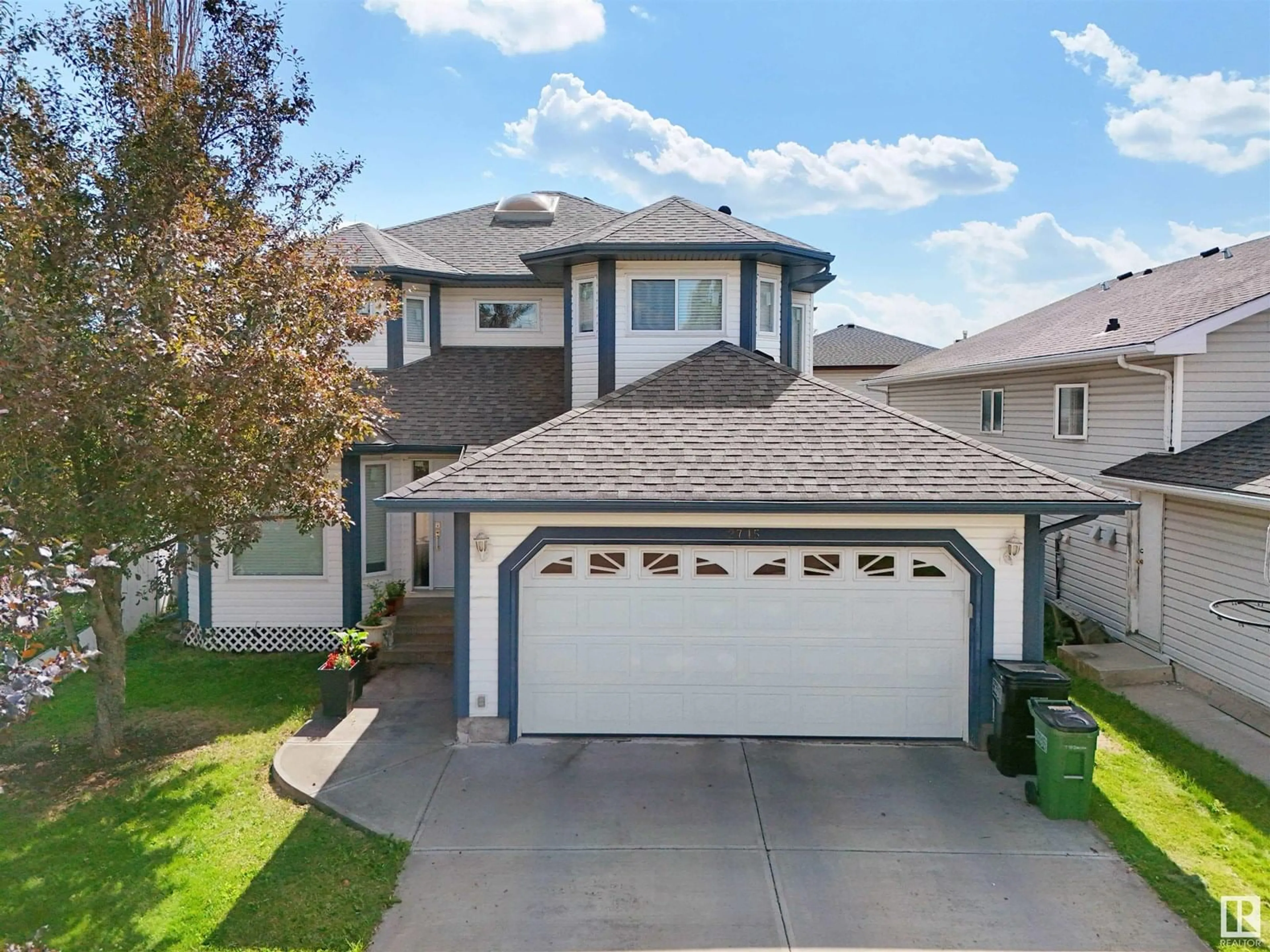 A pic from outside/outdoor area/front of a property/back of a property/a pic from drone, street for 2715 44A AV, Edmonton Alberta T6T1K2
