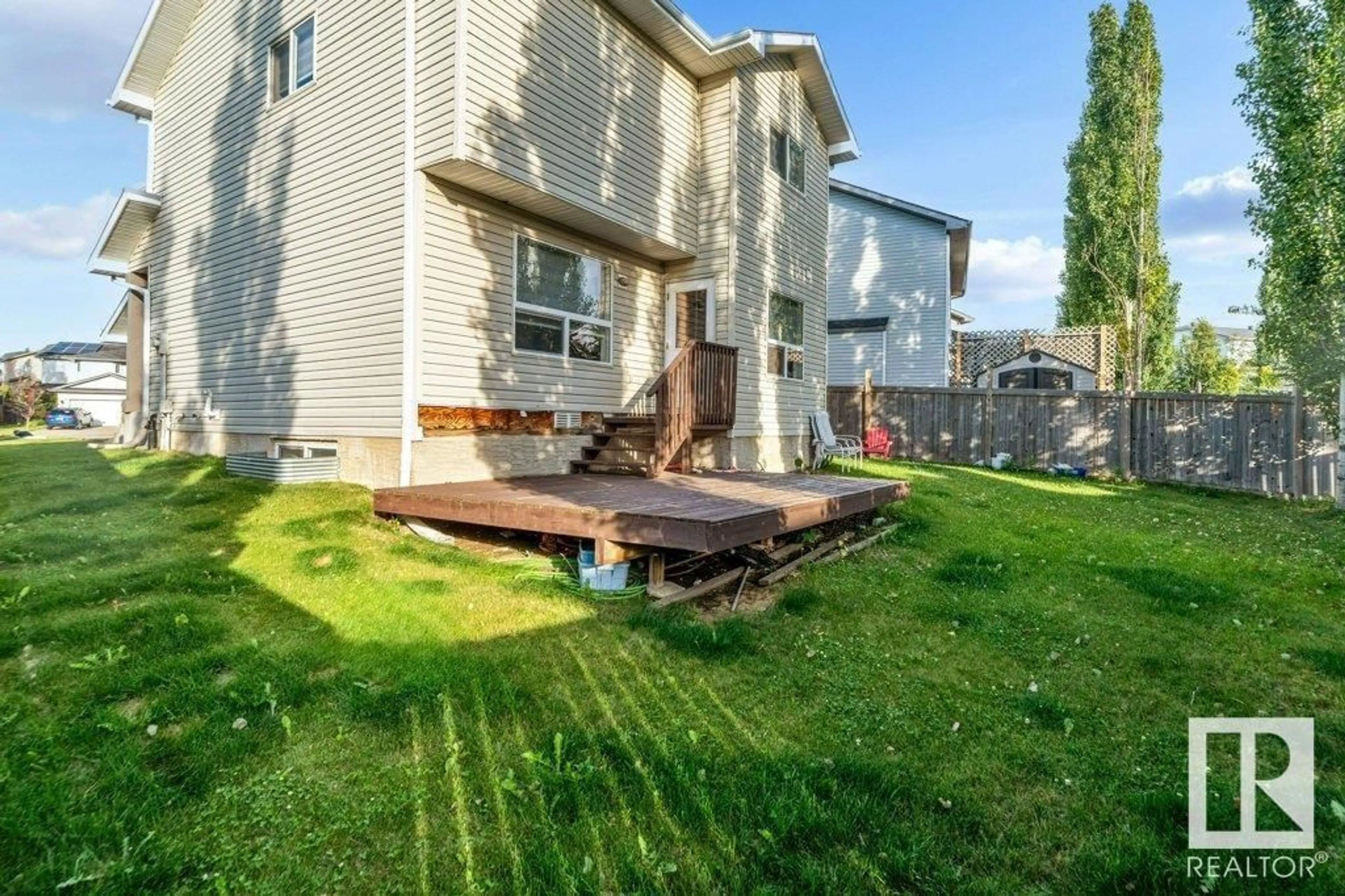Patio, street for 123 CHAMPLAIN PL, Beaumont Alberta T4X1V9