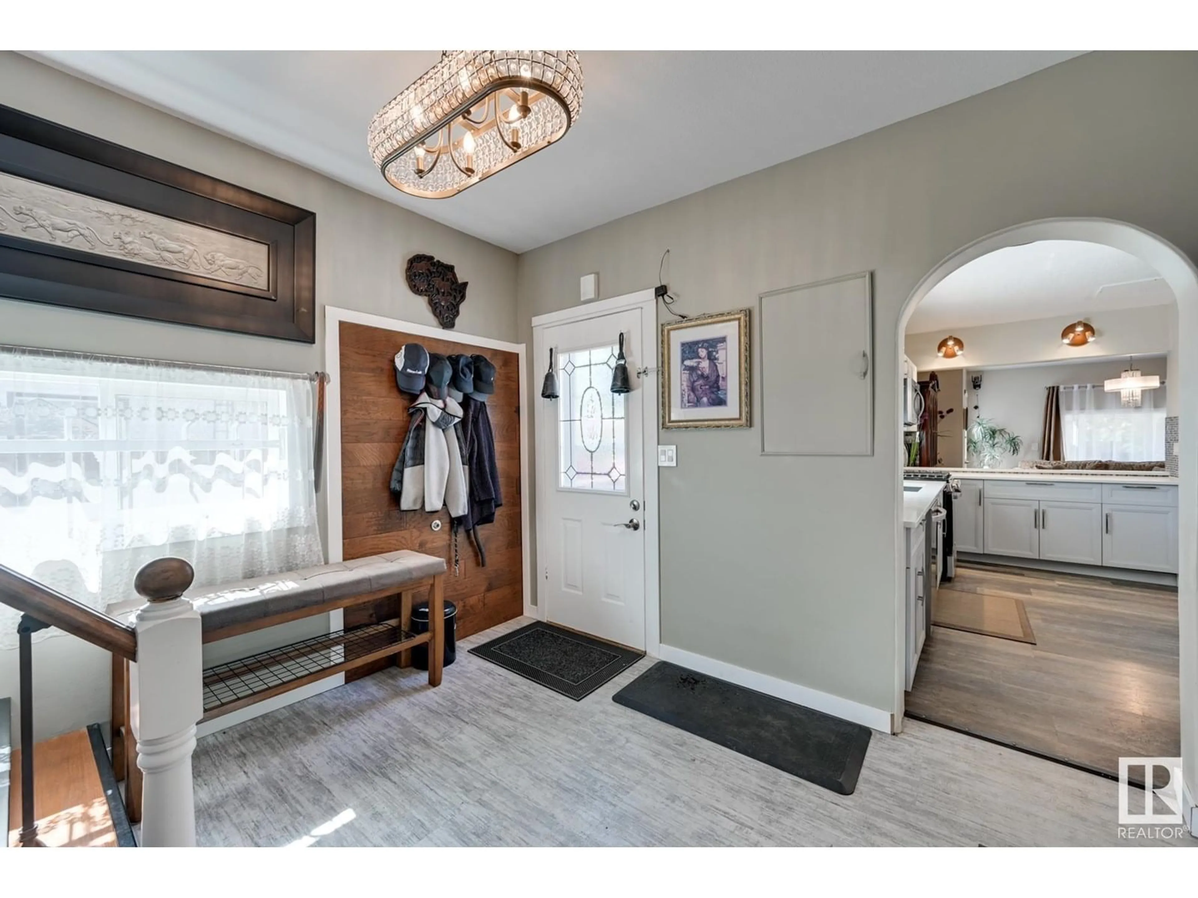 Indoor entryway for 5039 52 ST, Andrew Alberta T0B0C0