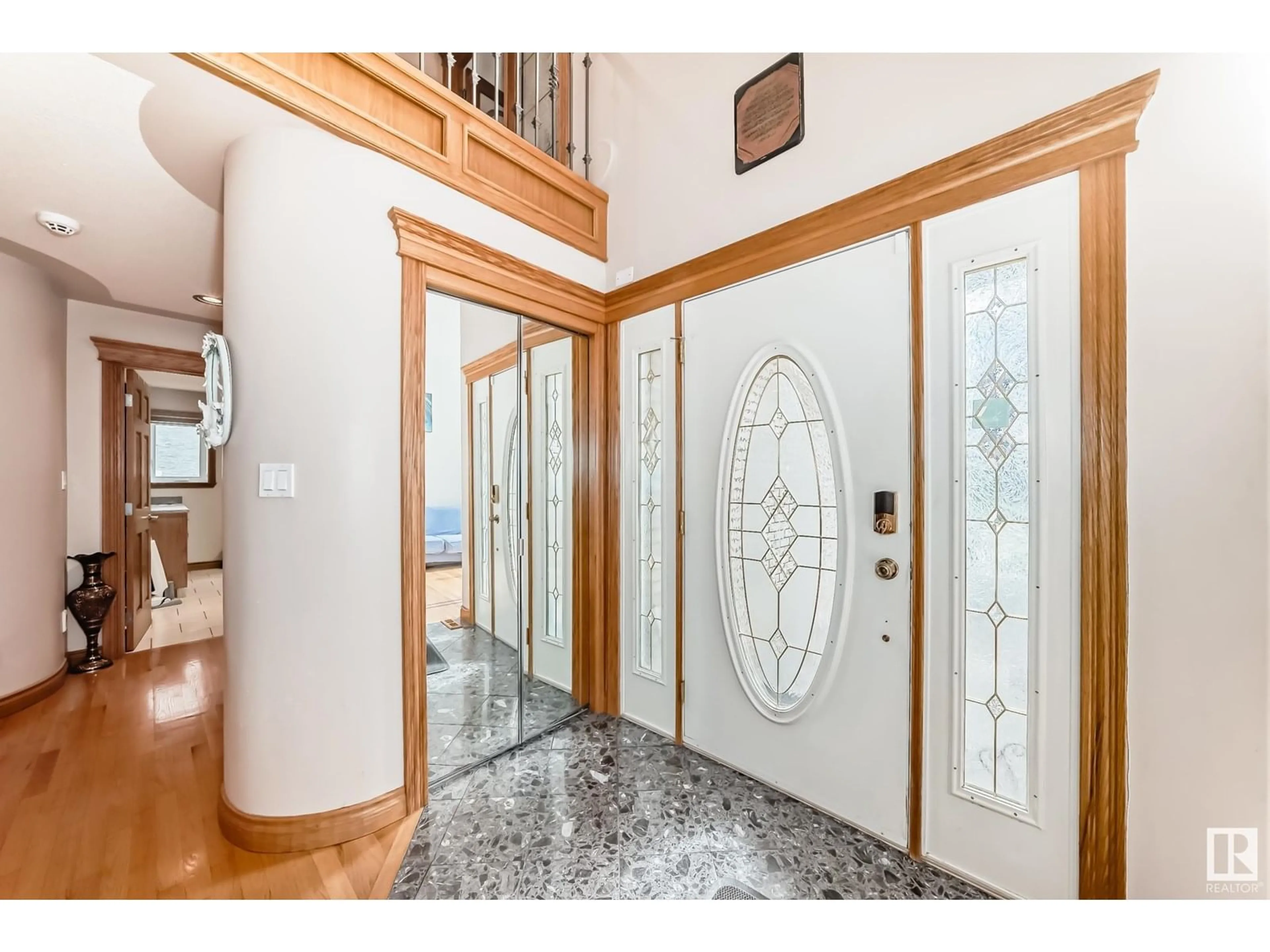 Indoor foyer for 619 KULWAY PLACE, Edmonton Alberta T6L7E5