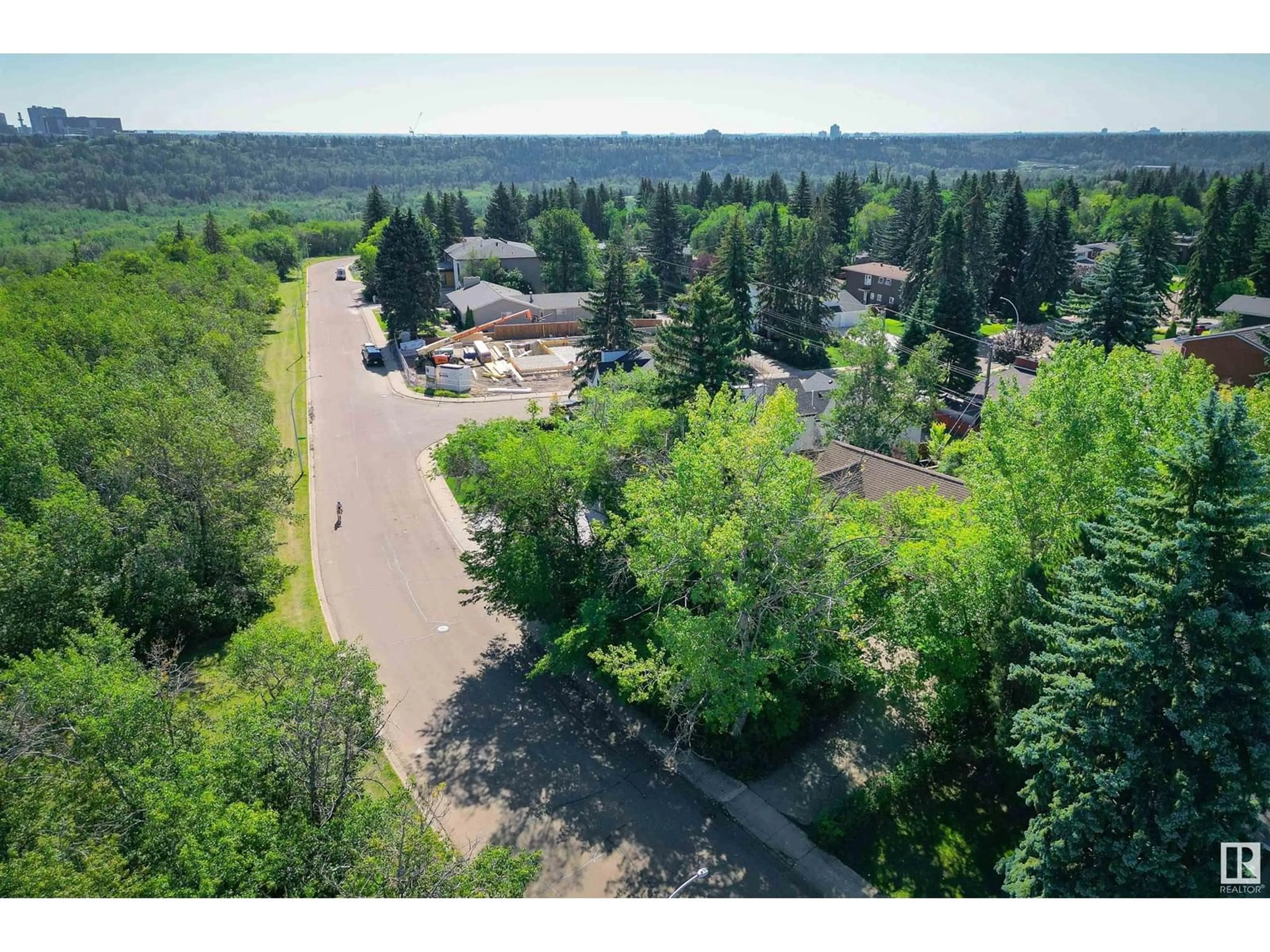 A pic from outside/outdoor area/front of a property/back of a property/a pic from drone, forest/trees view for 50 VALLEYVIEW CR, Edmonton Alberta T5R5J8