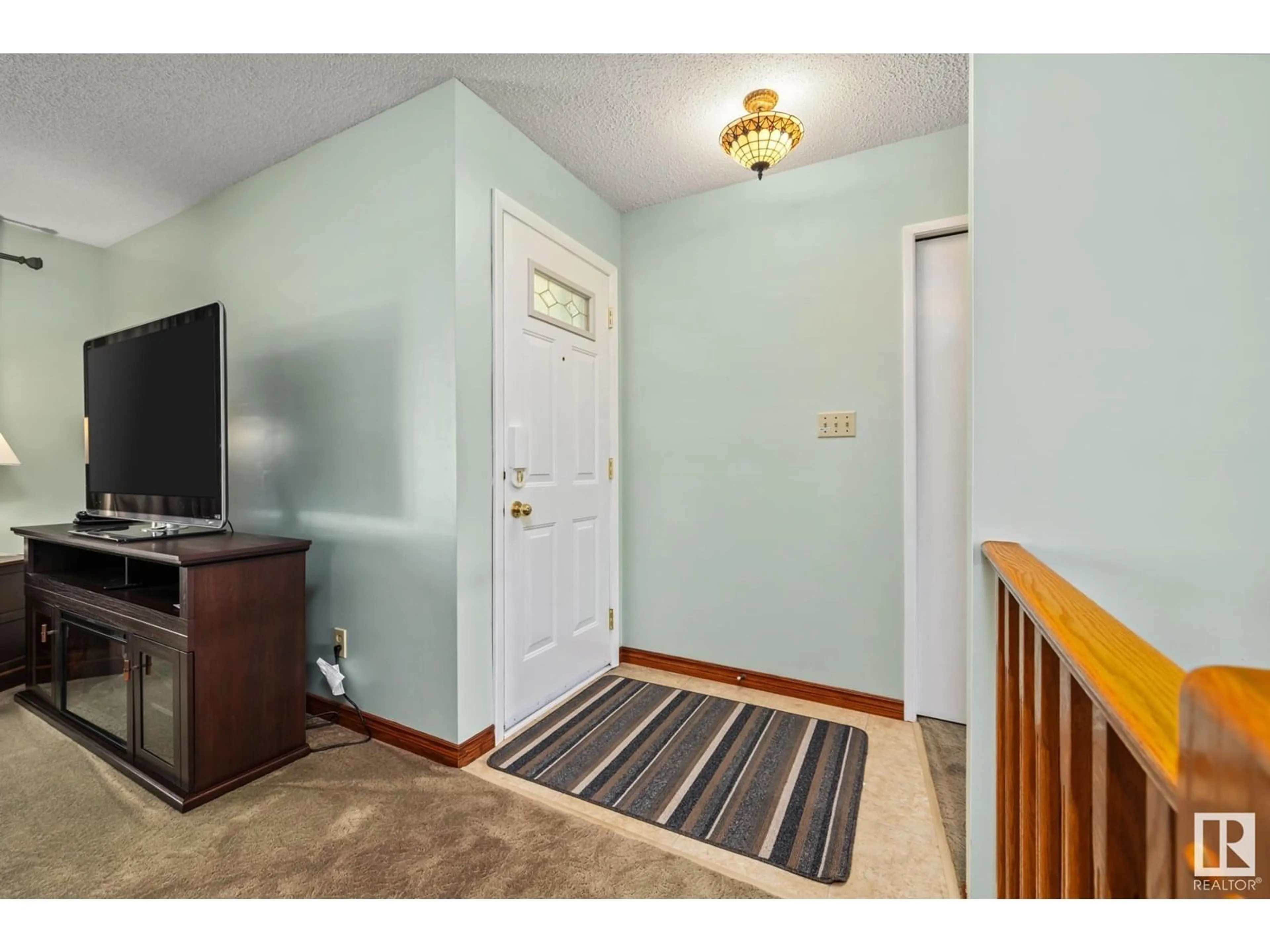 Indoor entryway for 35 ANDREW CR, St. Albert Alberta T8N2V2